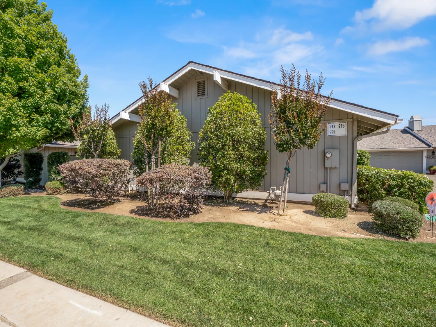 217 E Cole Ave, Fresno, CA 93720
