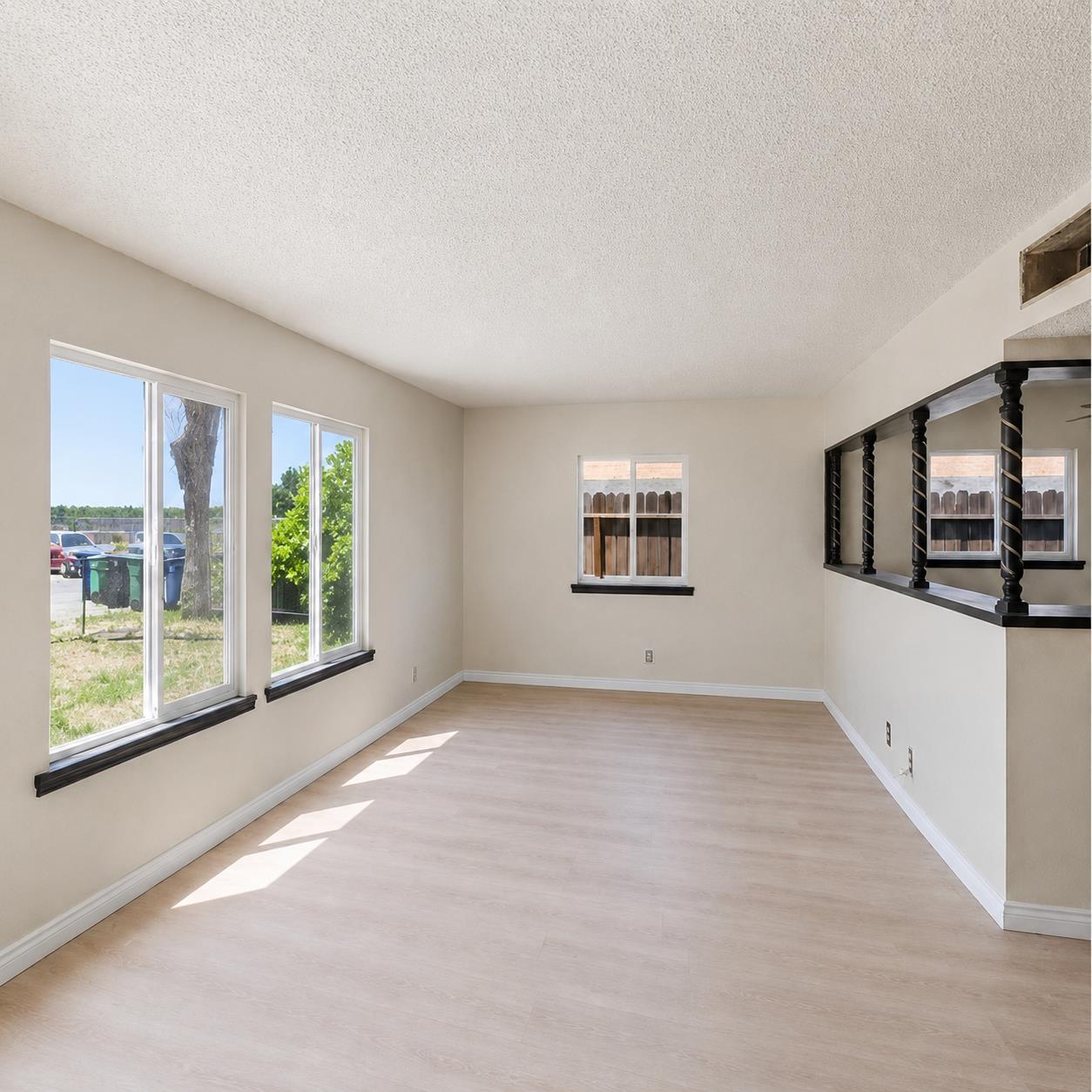 12656 W H St, Biola, CA 93606