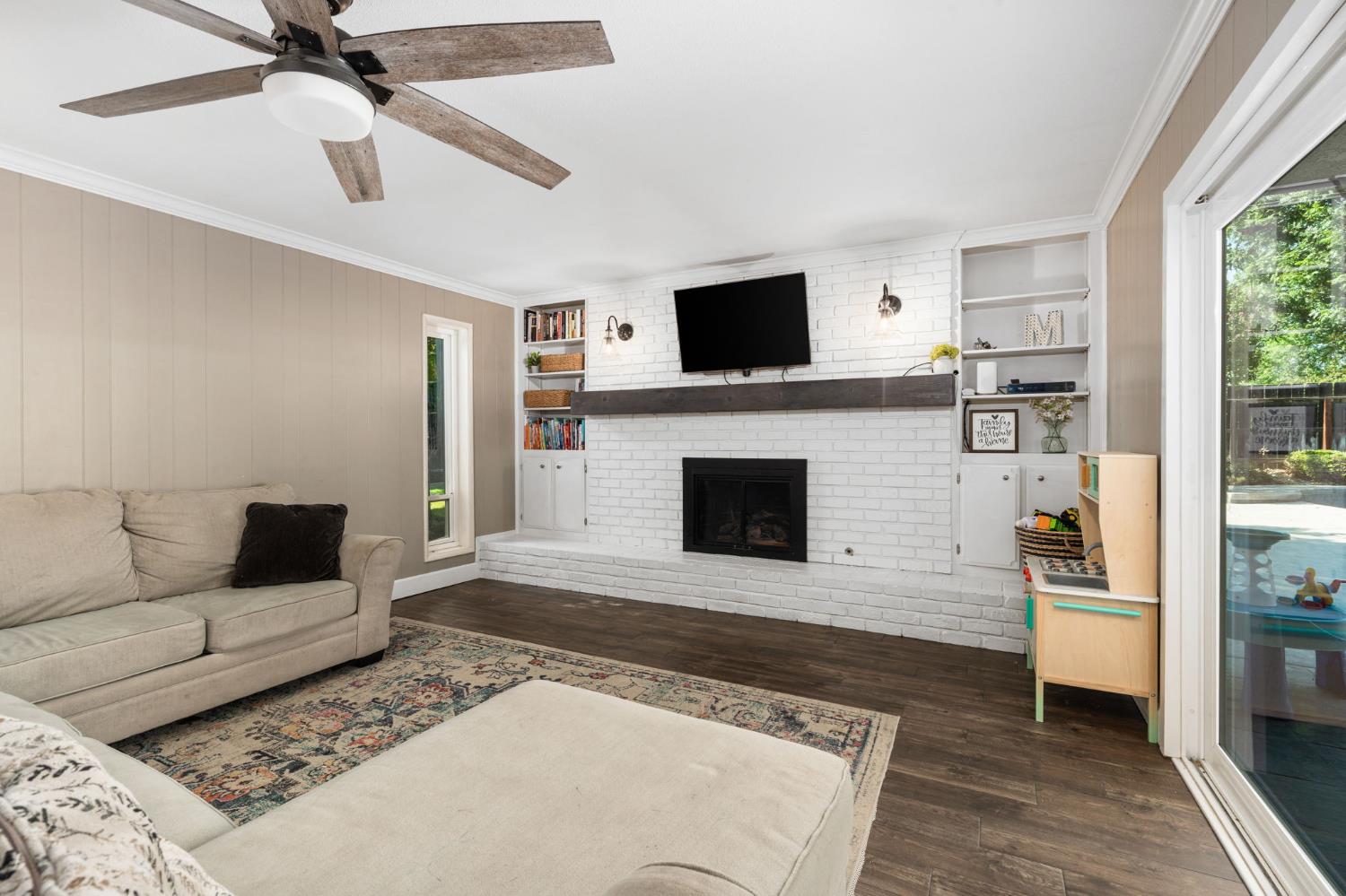1324 W Fremont Ave, Fresno, CA 93711