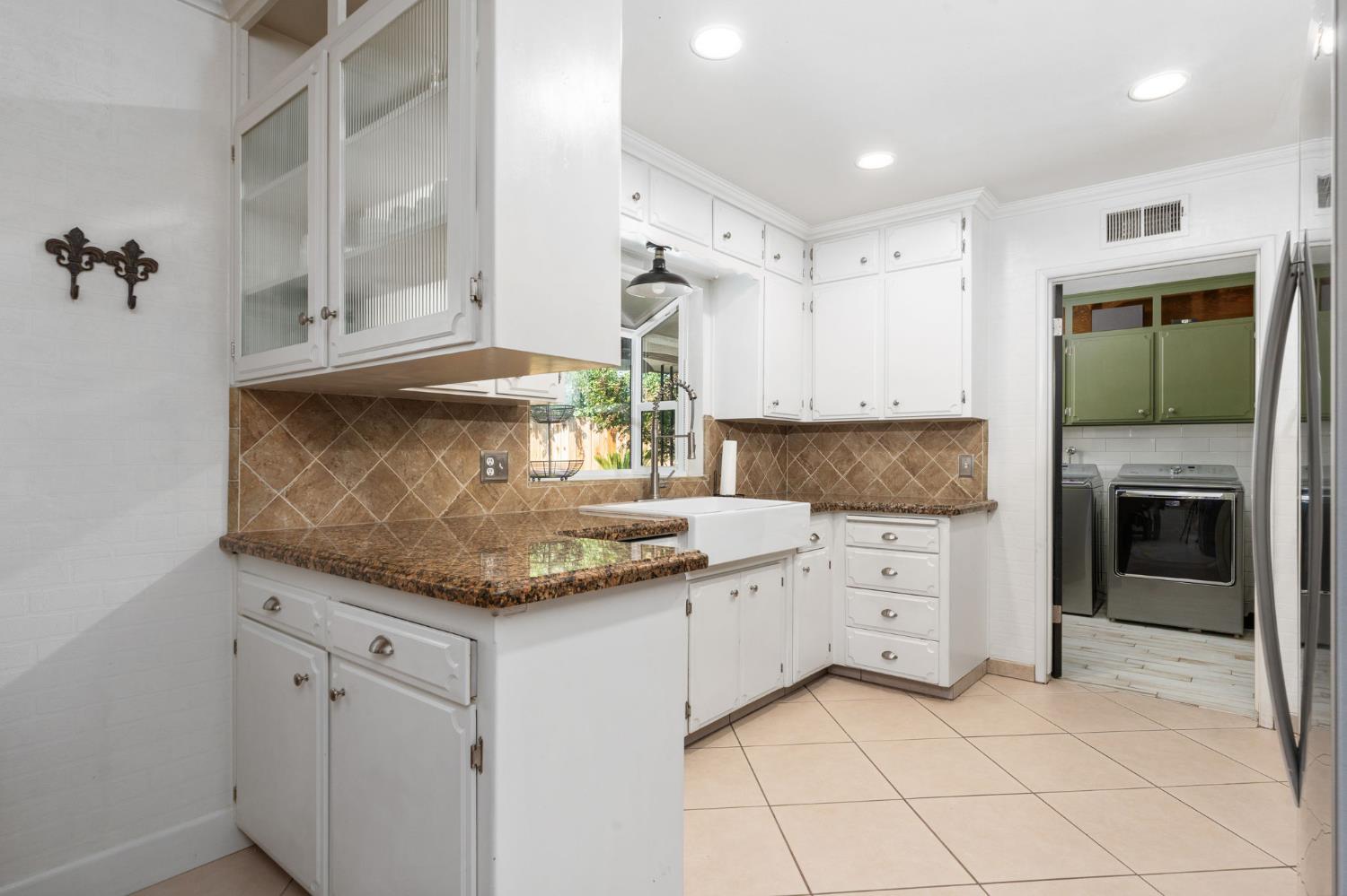 1324 W Fremont Ave, Fresno, CA 93711