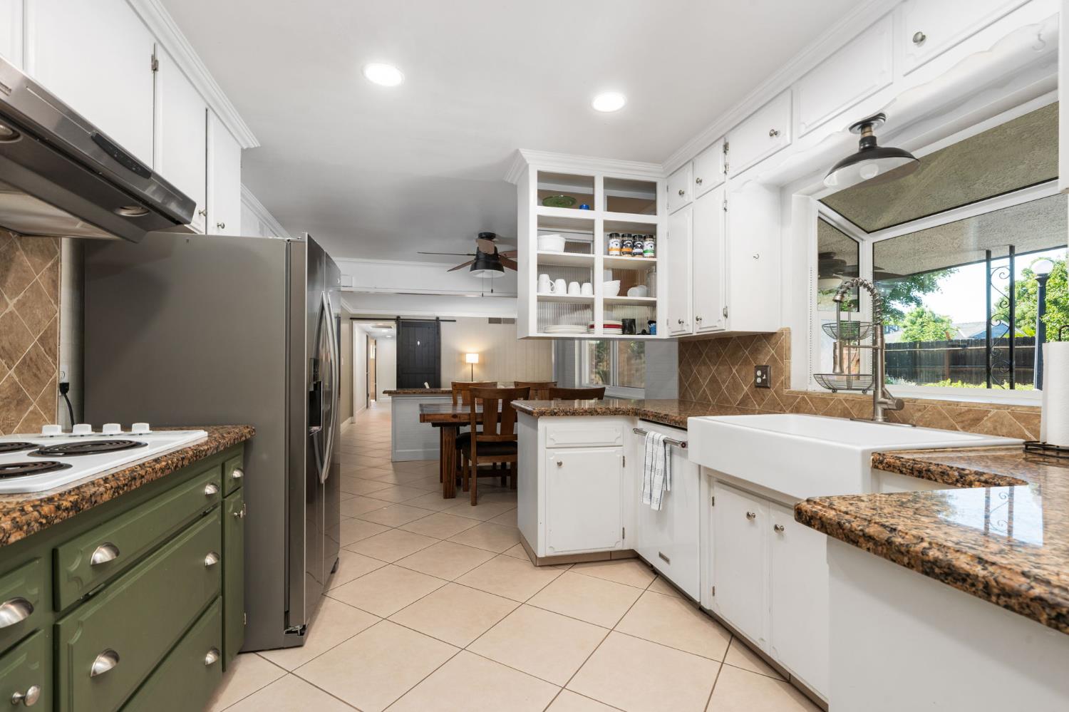 1324 W Fremont Ave, Fresno, CA 93711