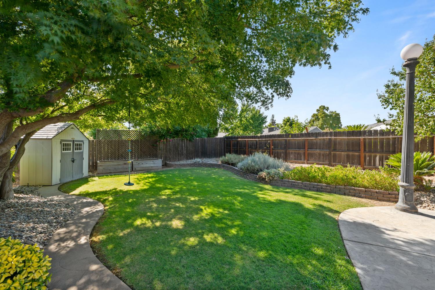 1324 W Fremont Ave, Fresno, CA 93711