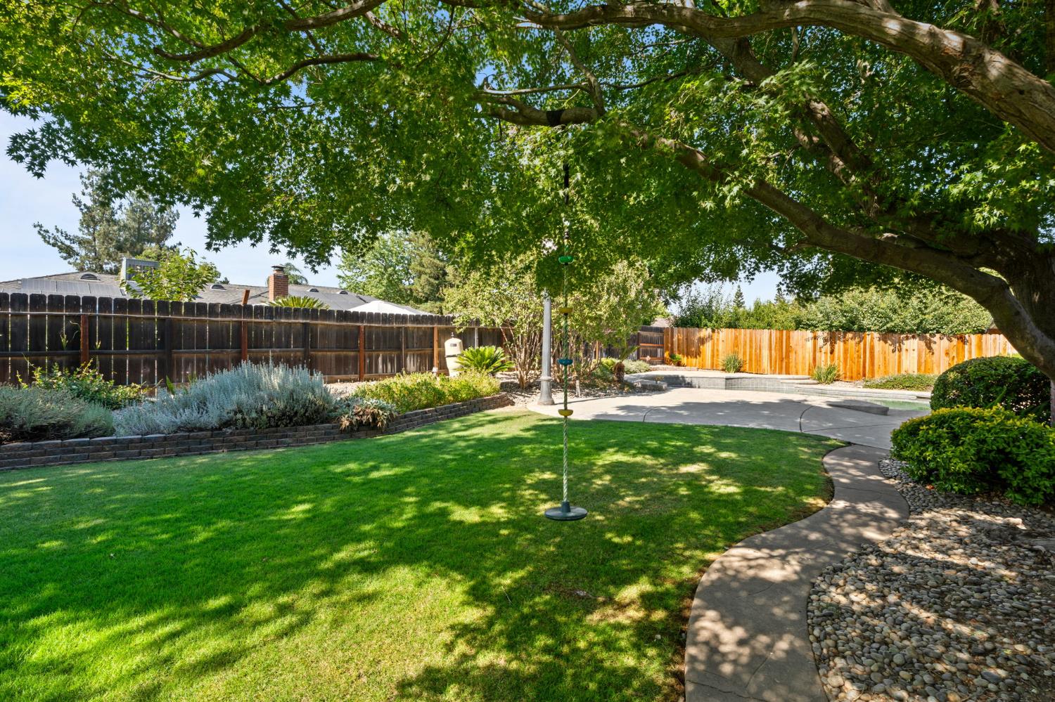 1324 W Fremont Ave, Fresno, CA 93711