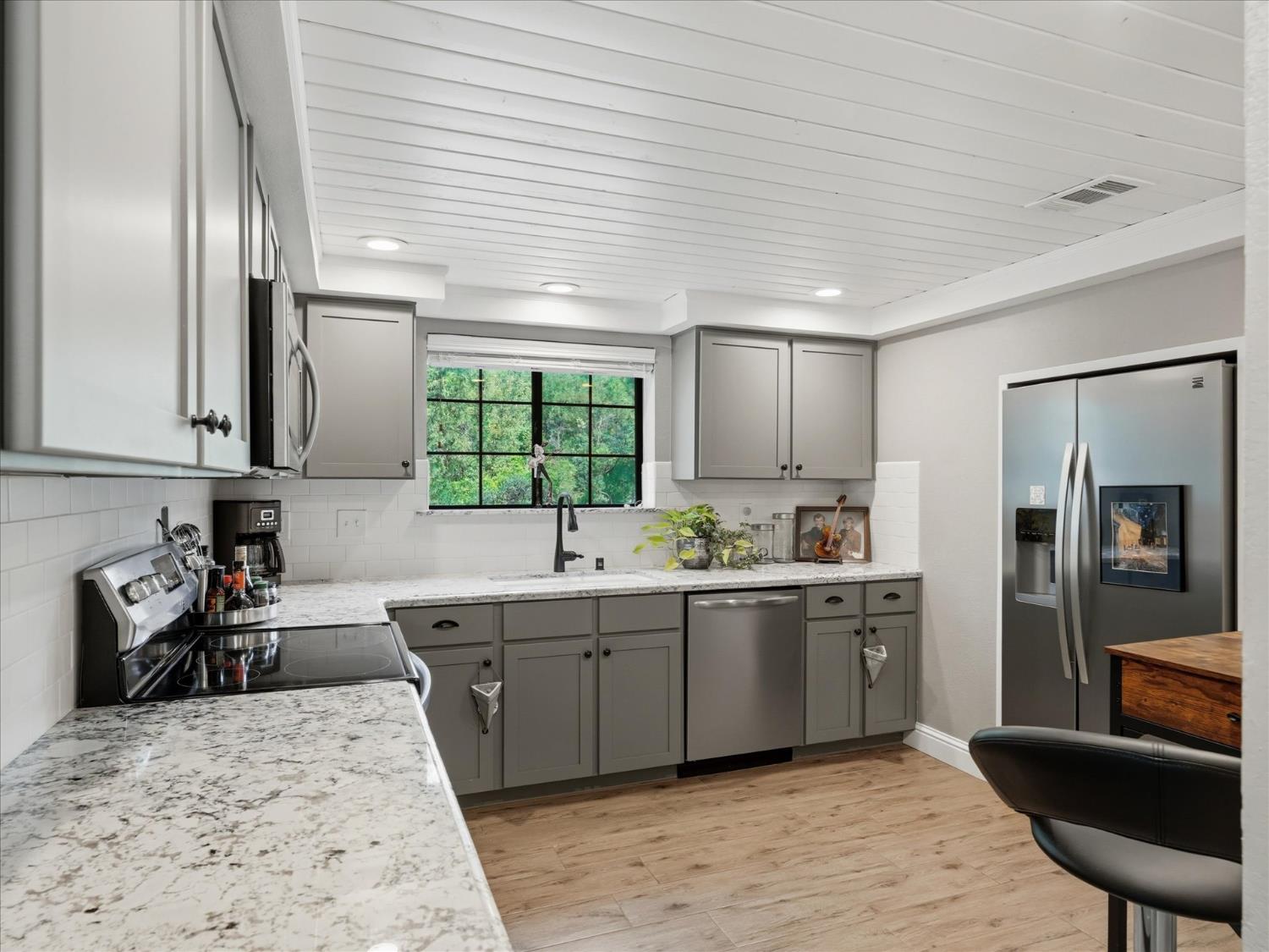 40518 Saddleback Rd, Bass Lake, CA 93604