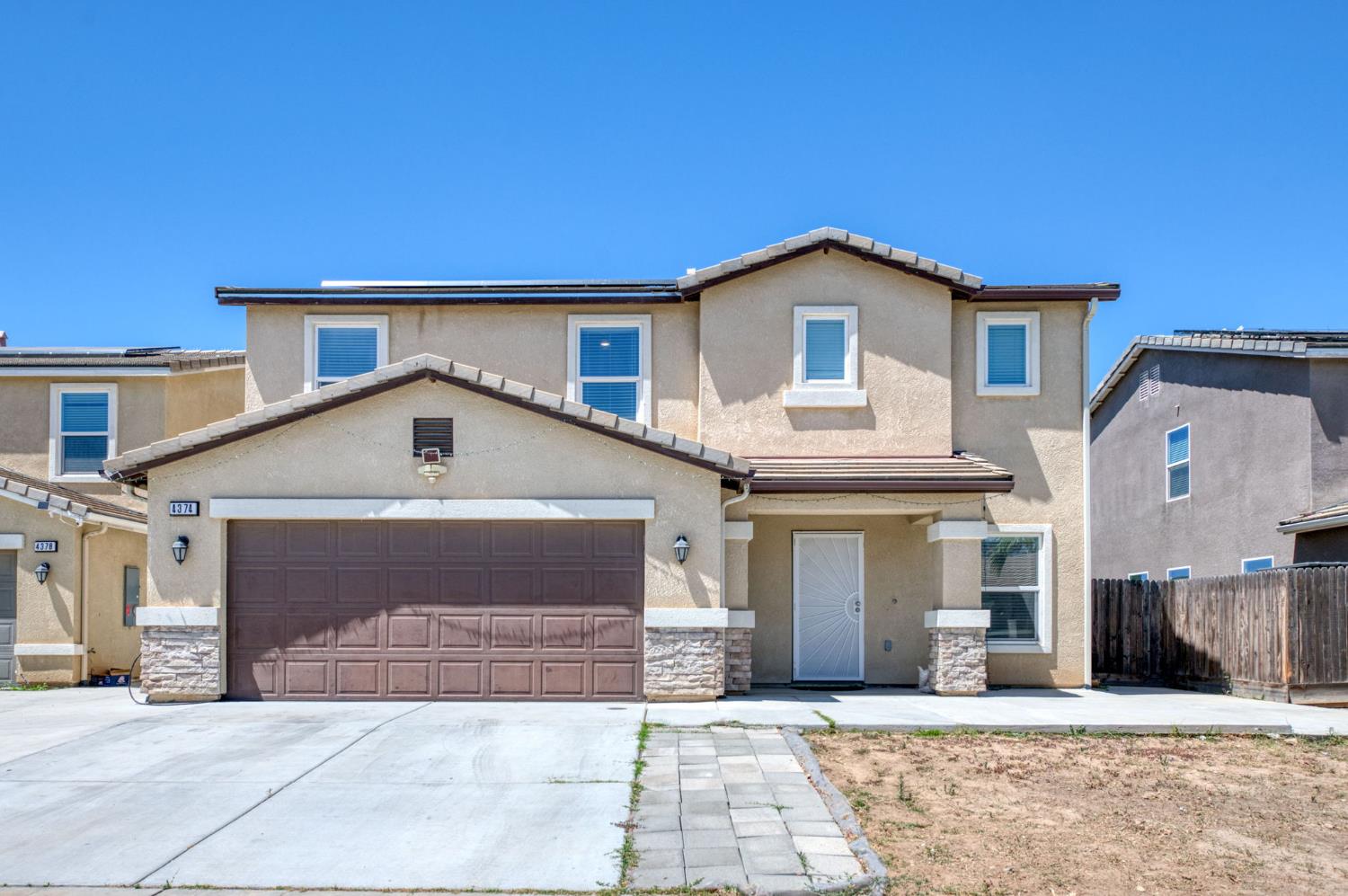 4374 W Saginaw Way, Fresno, CA 93722