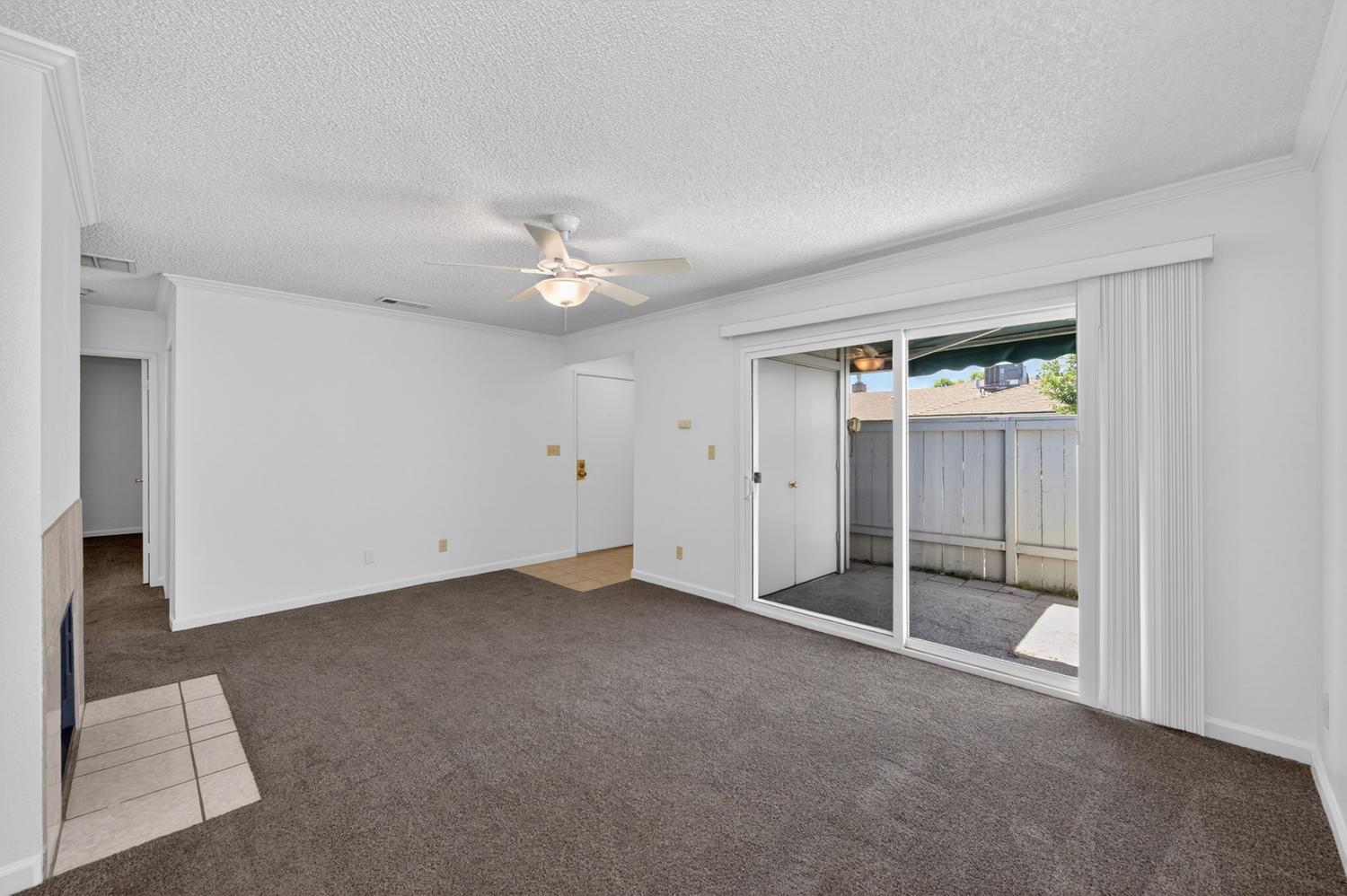 4504 N Valentine Ave #160, Fresno, CA 93722