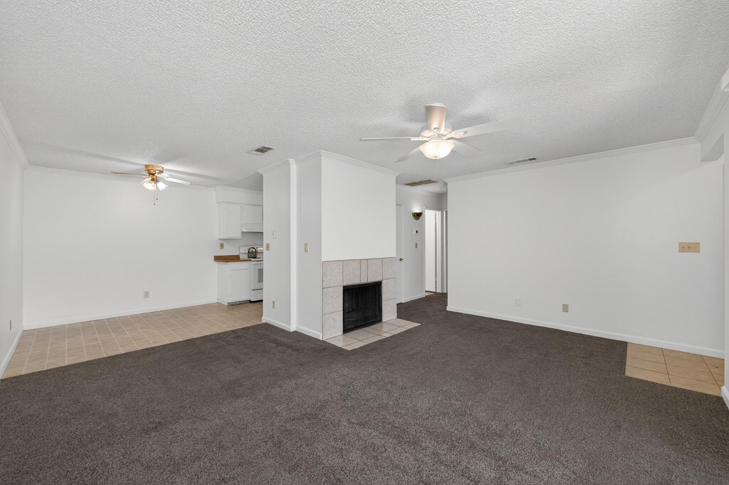 4504 N Valentine Ave #160, Fresno, CA 93722