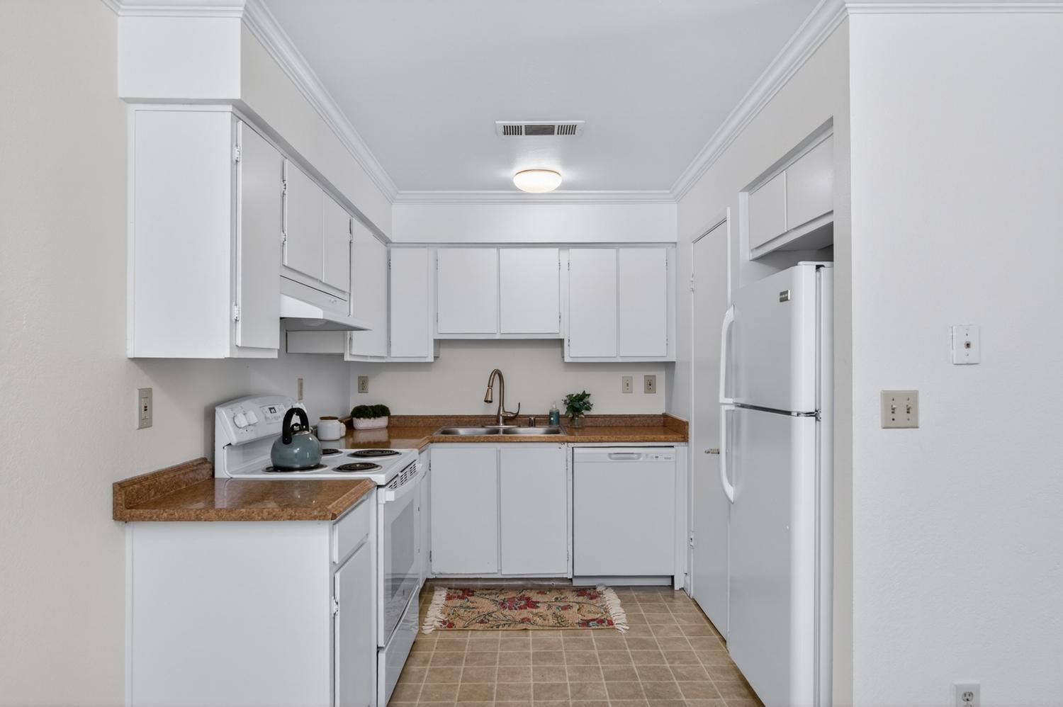 4504 N Valentine Ave #160, Fresno, CA 93722