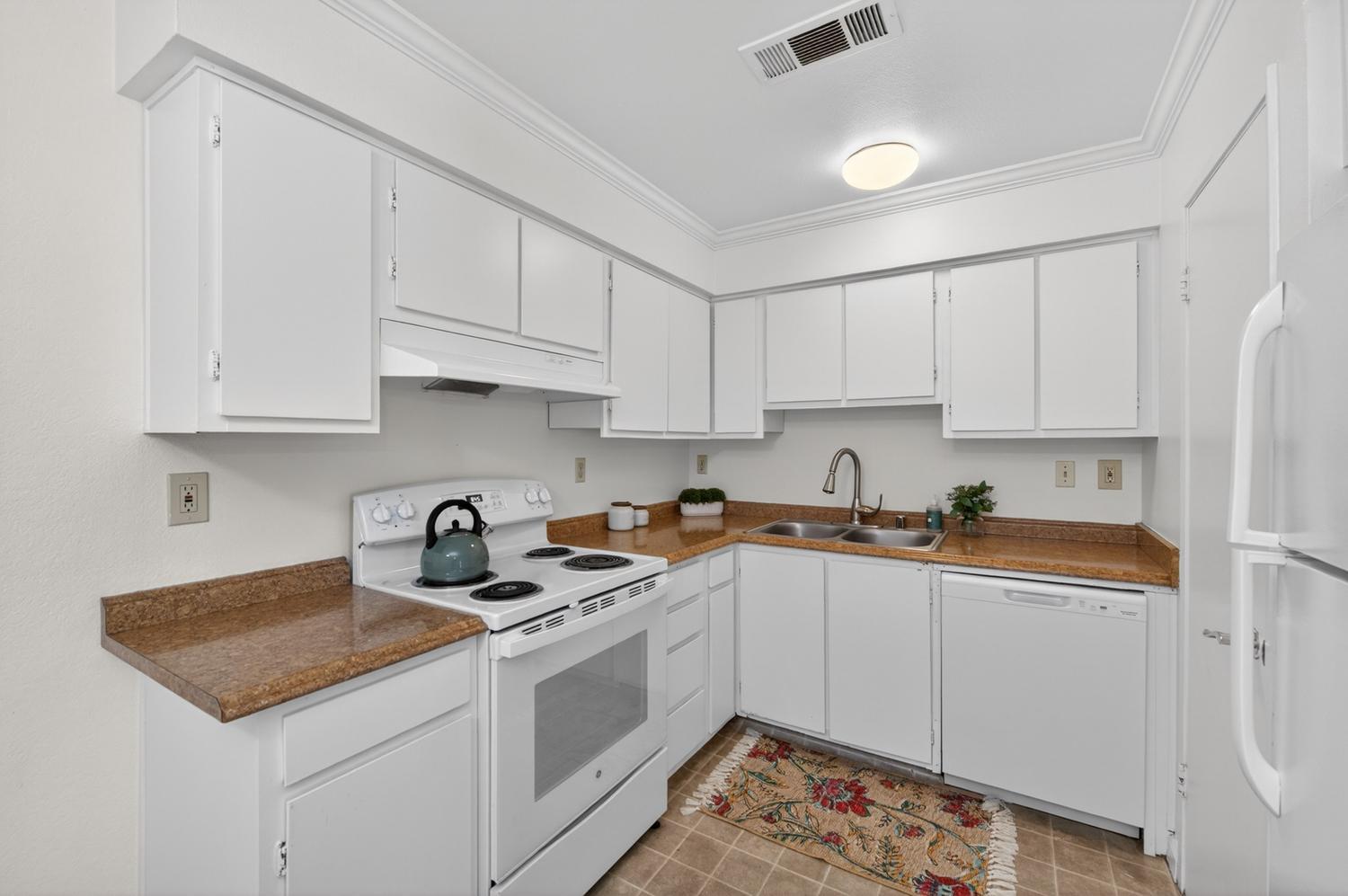 4504 N Valentine Ave #160, Fresno, CA 93722