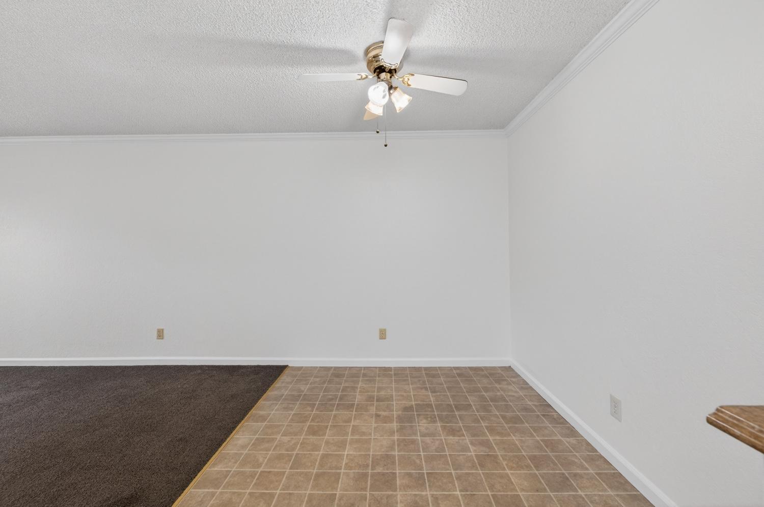 4504 N Valentine Ave #160, Fresno, CA 93722