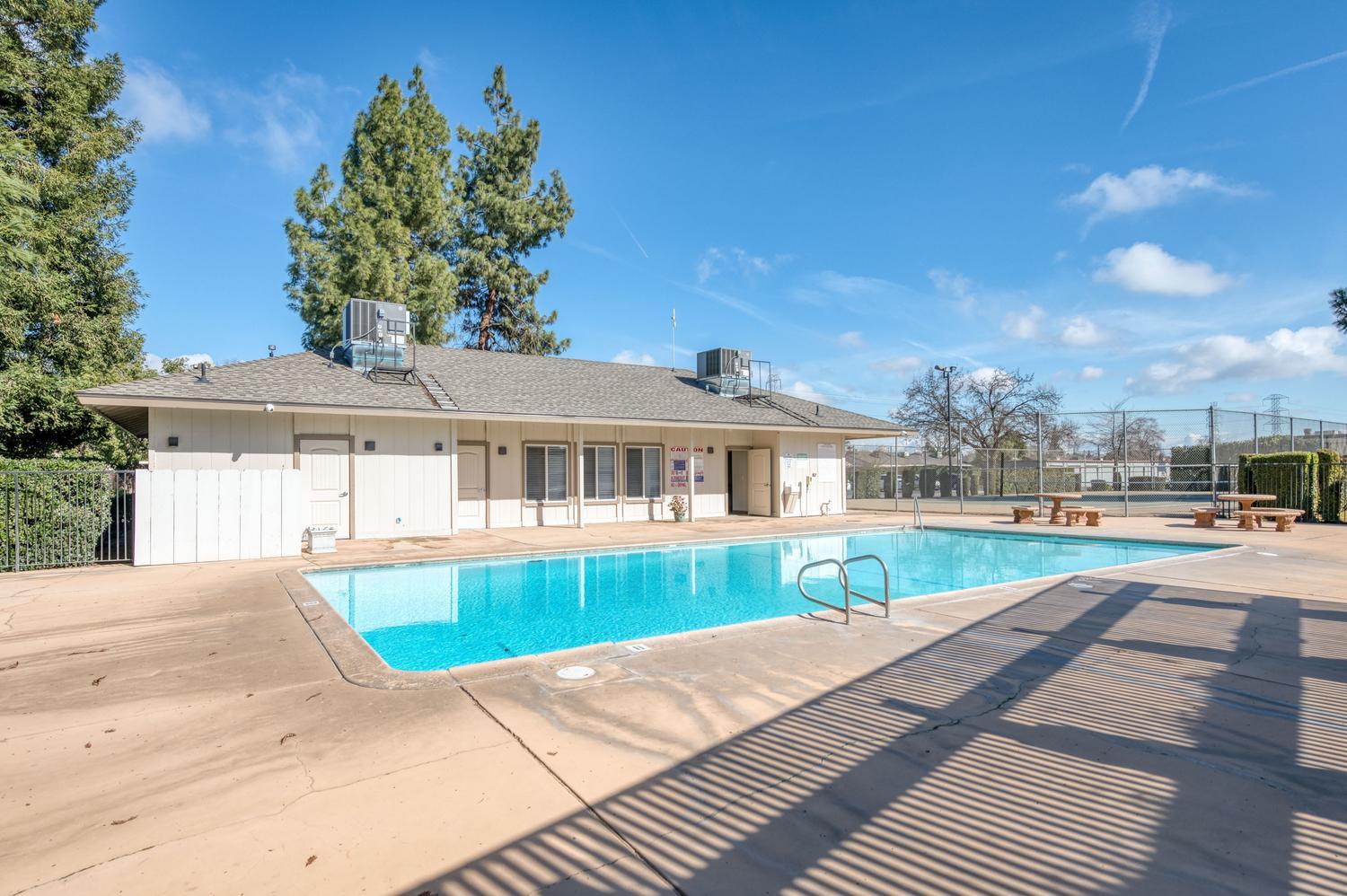 4504 N Valentine Ave #160, Fresno, CA 93722