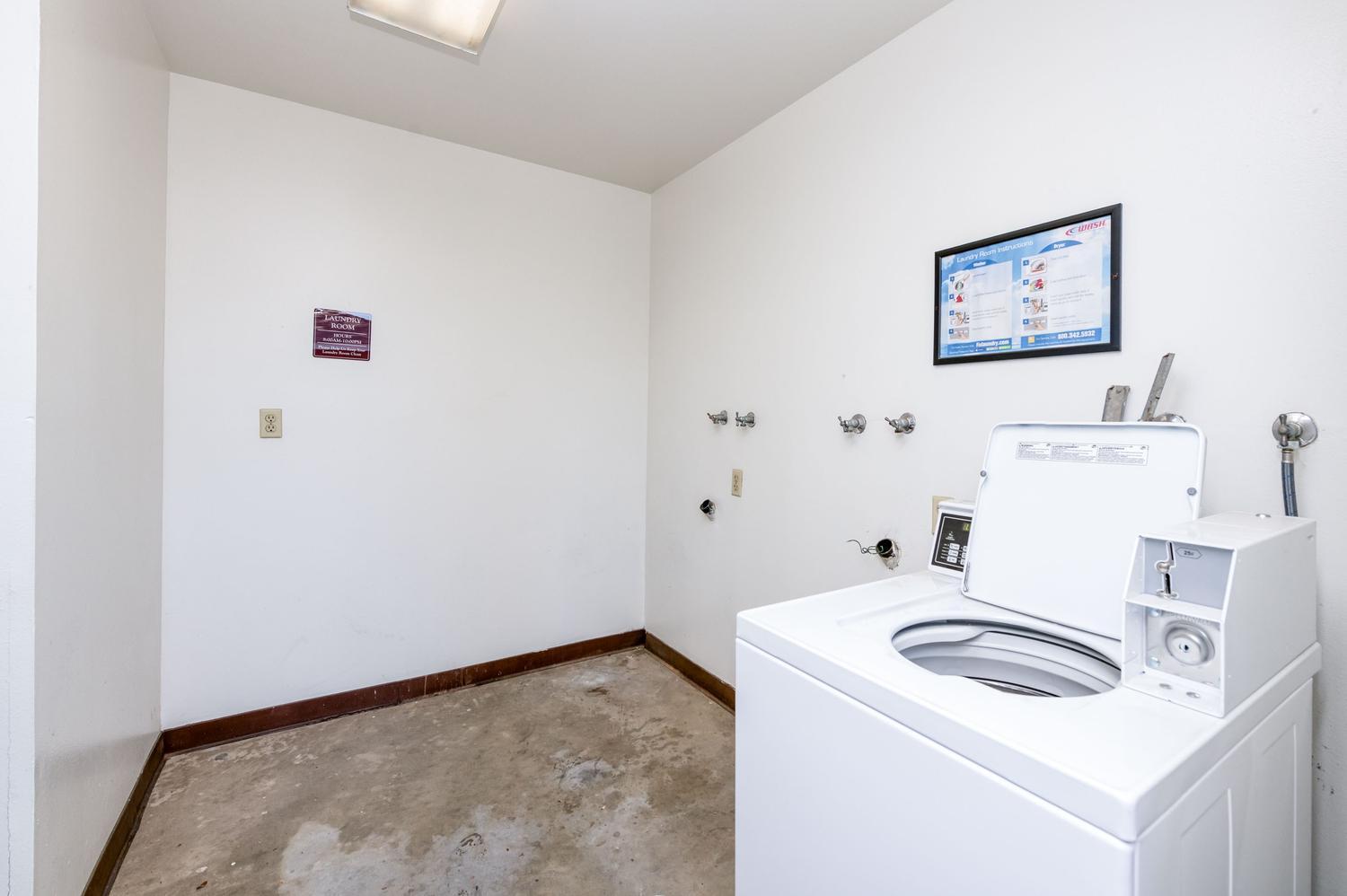 4504 N Valentine Ave #160, Fresno, CA 93722