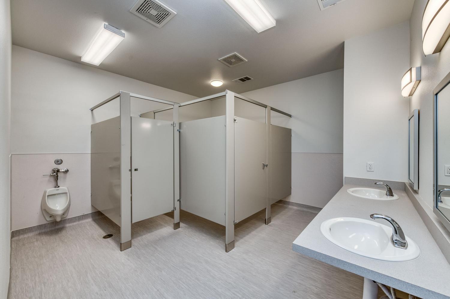4504 N Valentine Ave #160, Fresno, CA 93722