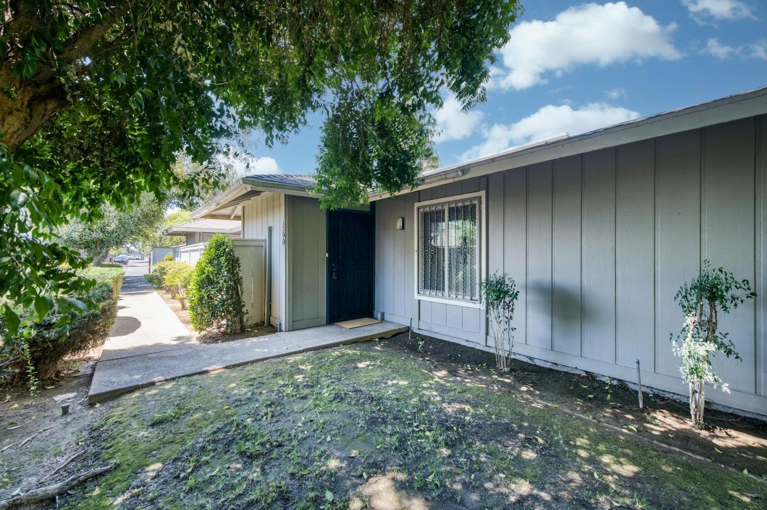 4504 N Valentine Ave #160, Fresno, CA 93722