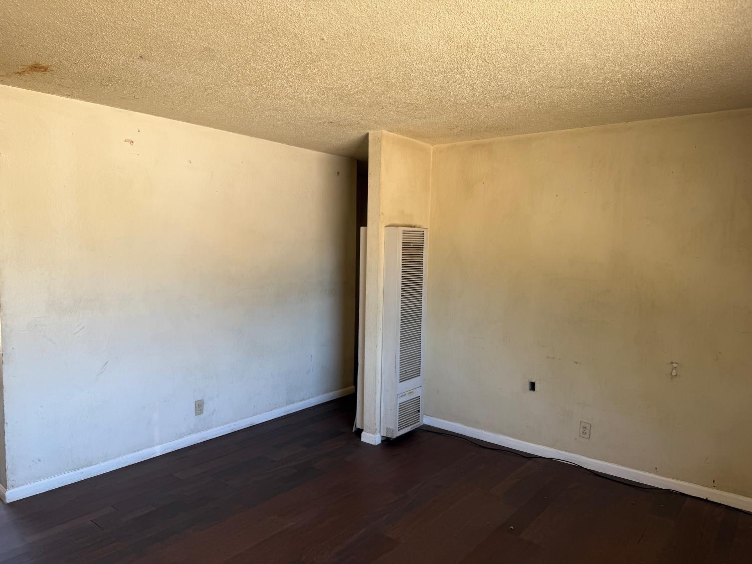 1255 Jordan, Hanford, CA 93230