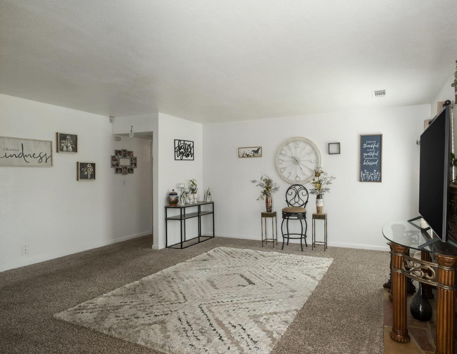 3543 N Hulbert Ave, Fresno, CA 93705