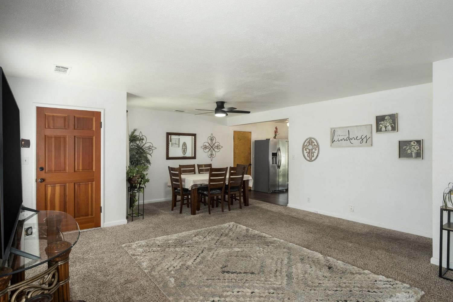 3543 N Hulbert Ave, Fresno, CA 93705