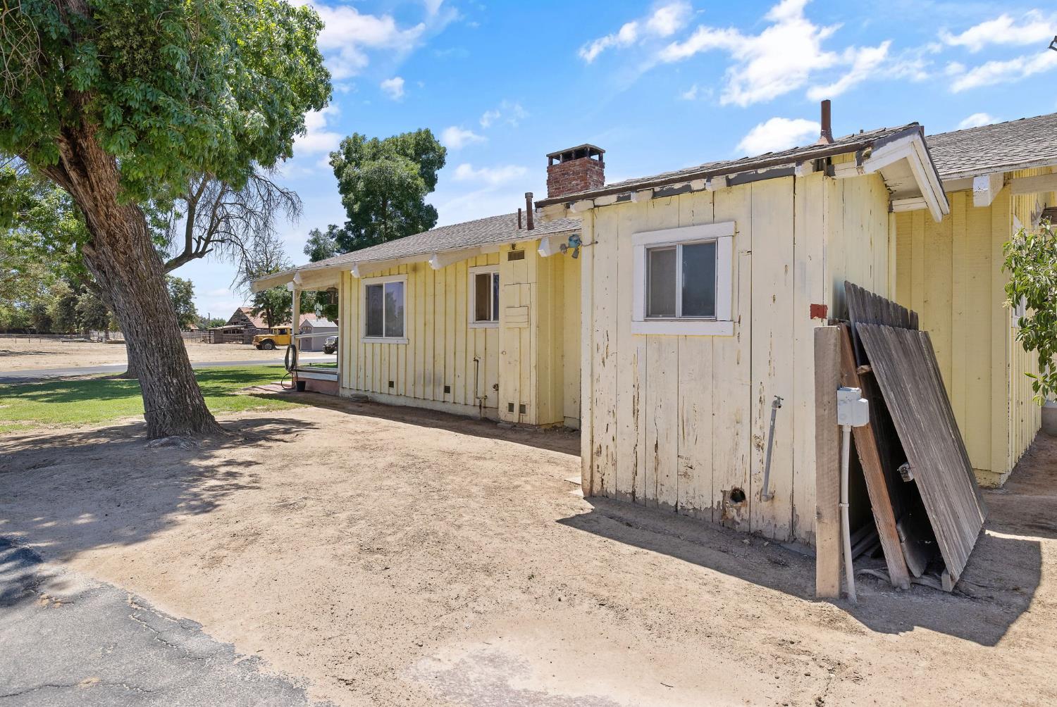 3725 W Olive Ave, Fresno, CA 93722