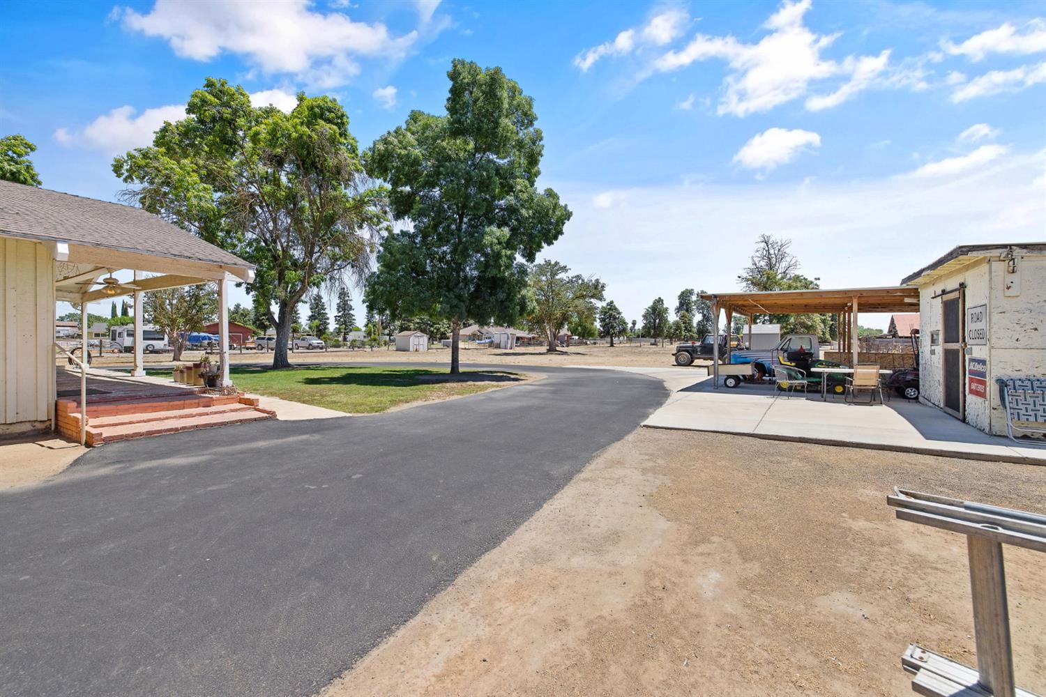 3725 W Olive Ave, Fresno, CA 93722