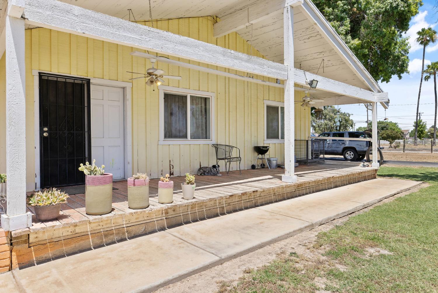 3725 W Olive Ave, Fresno, CA 93722