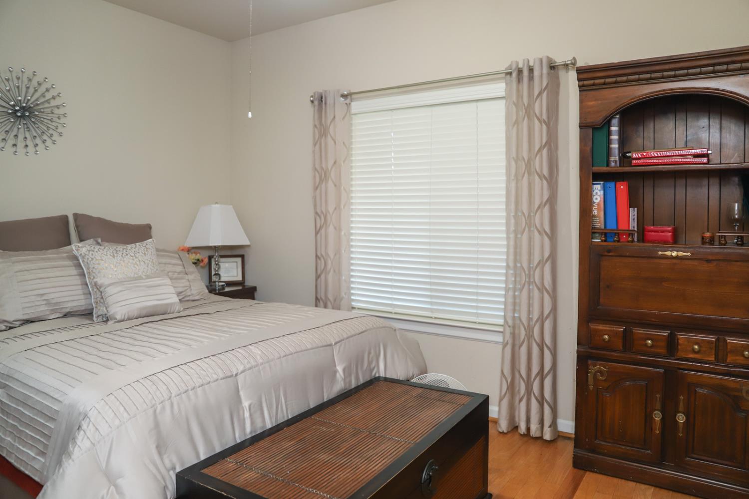 1984 Rialto Ct, Clovis, CA 93611
