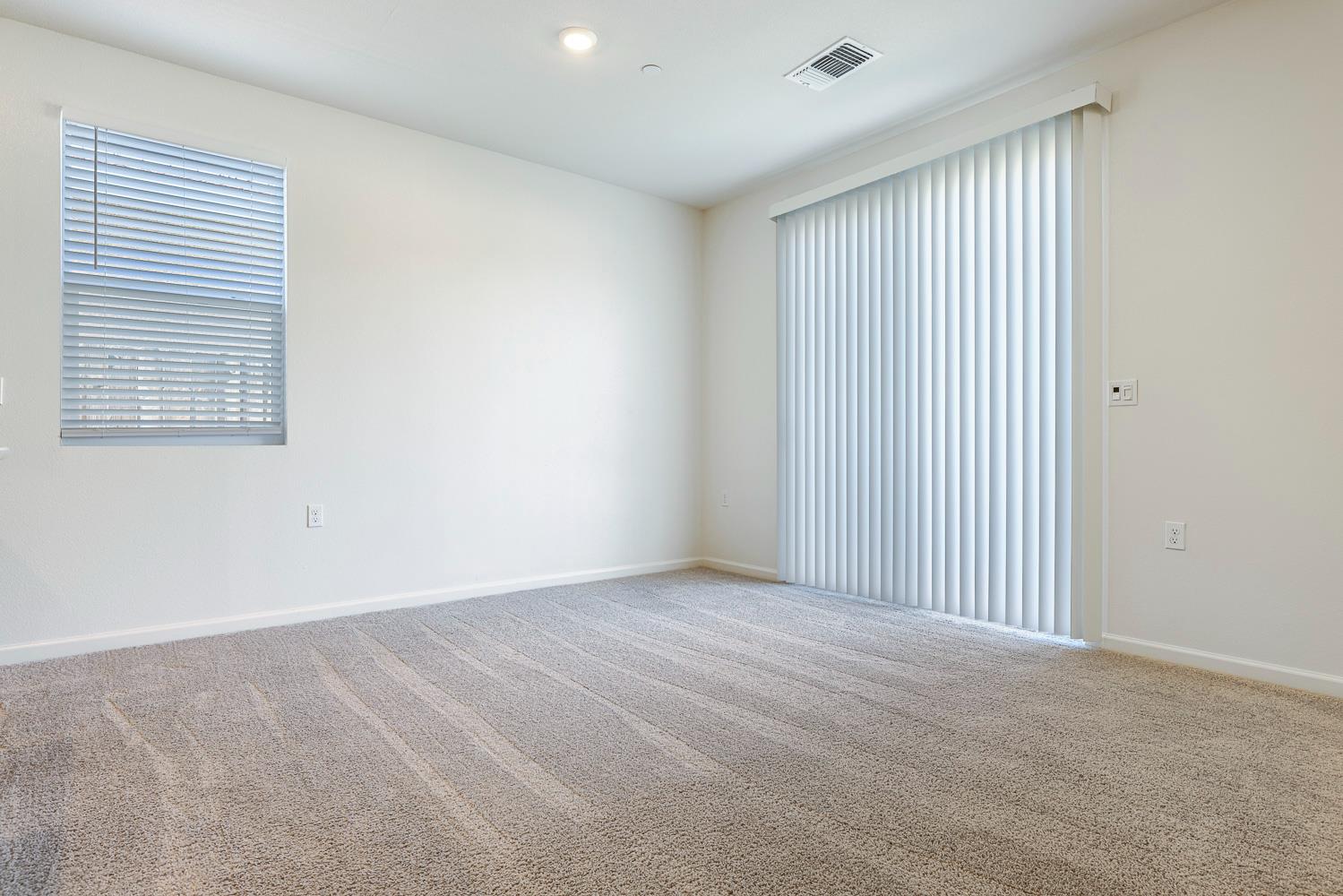 636 N Apricot Ave, Fresno, CA 93727
