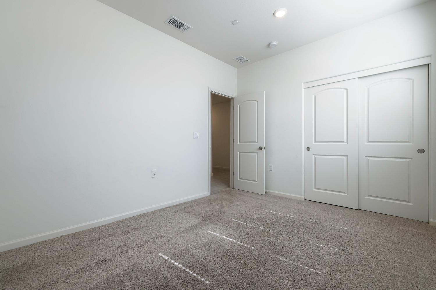 636 N Apricot Ave, Fresno, CA 93727