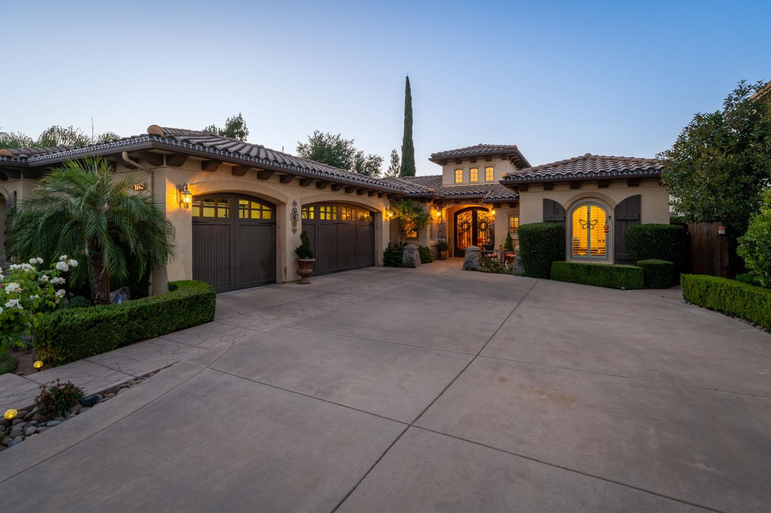 1823 Decatur Ave, Clovis, CA 93611