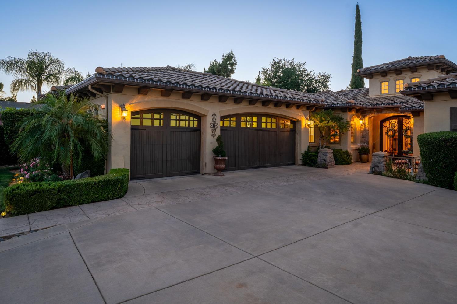 1823 Decatur Ave, Clovis, CA 93611
