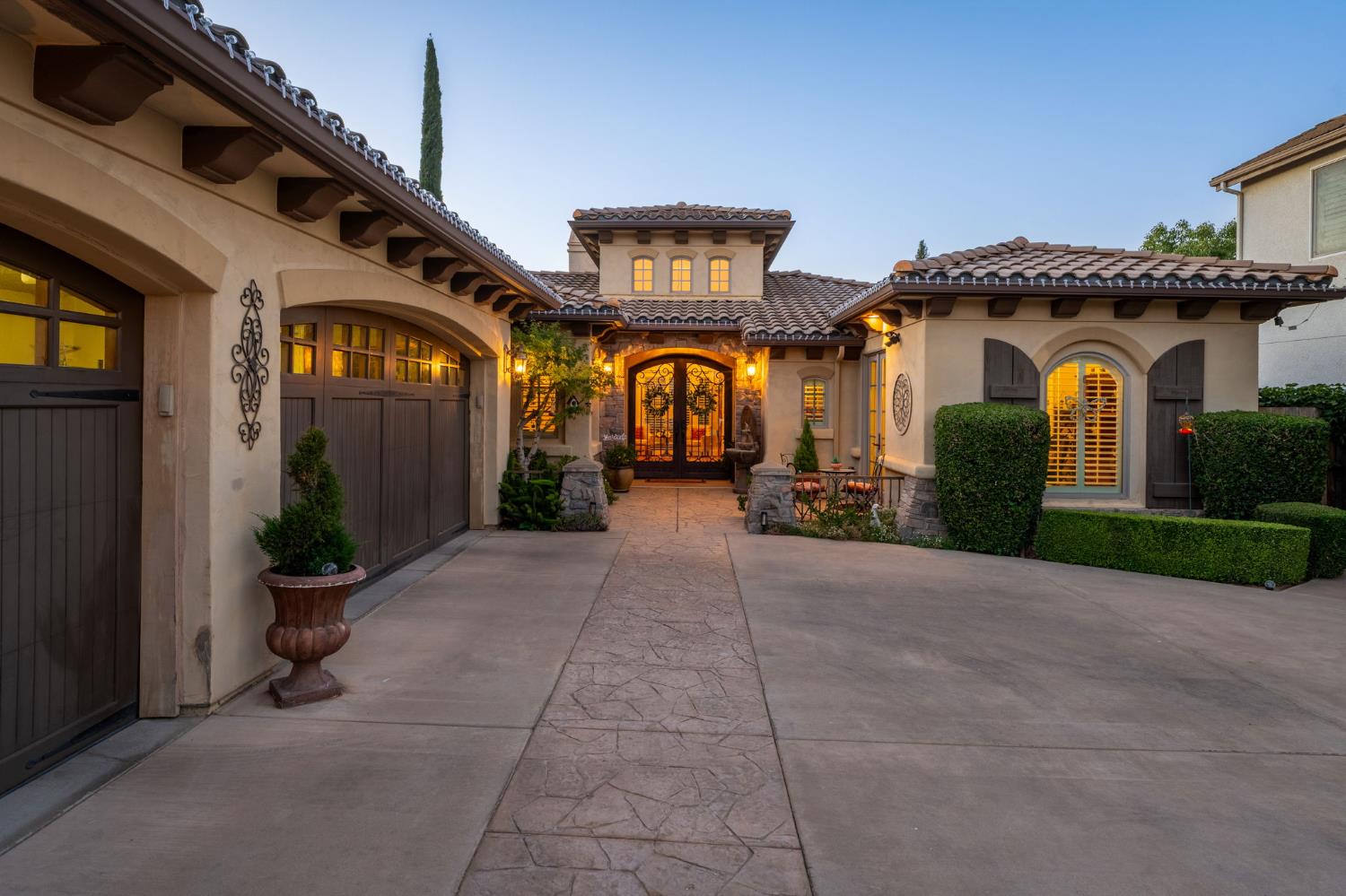 1823 Decatur Ave, Clovis, CA 93611