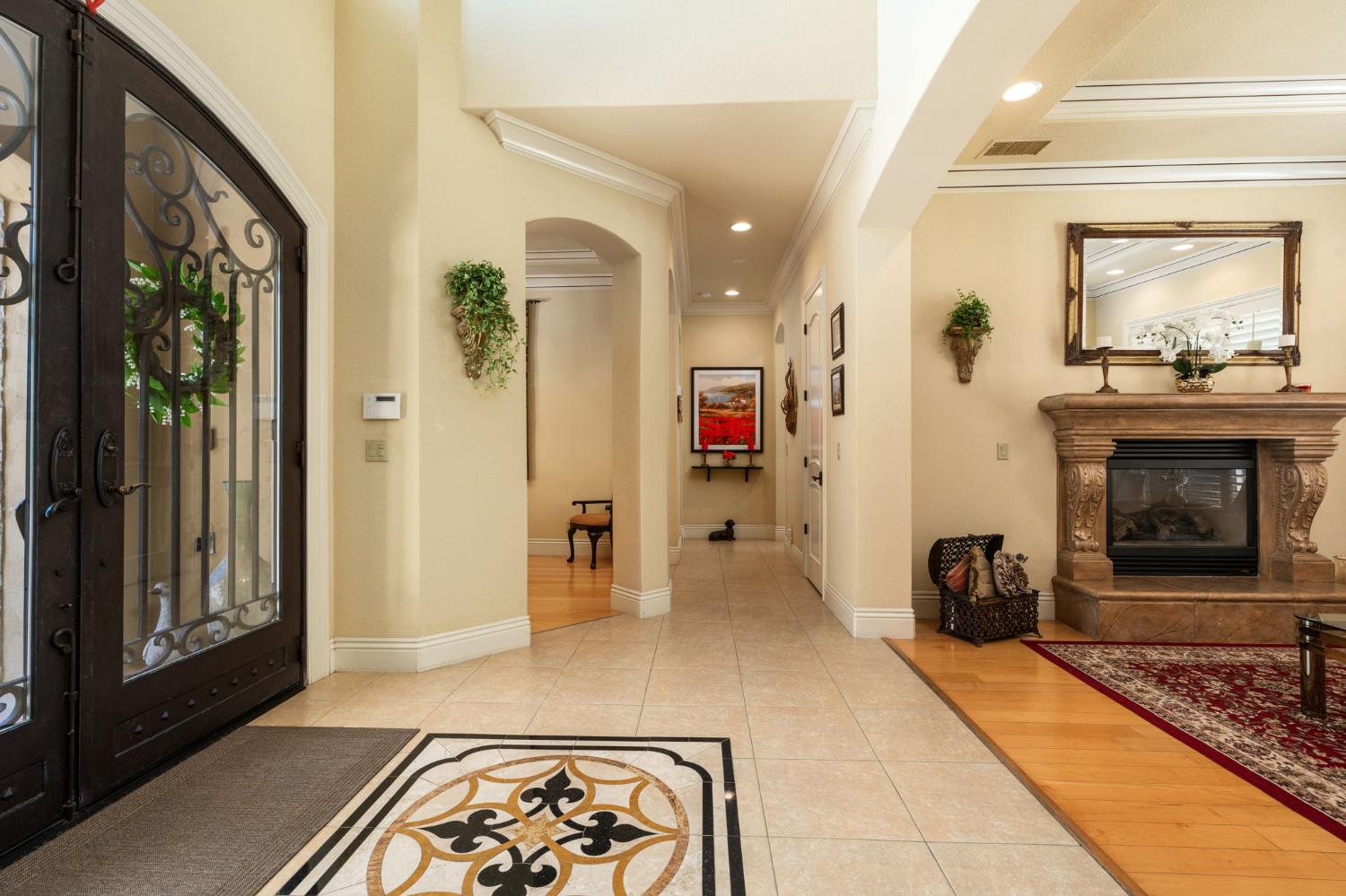 1823 Decatur Ave, Clovis, CA 93611