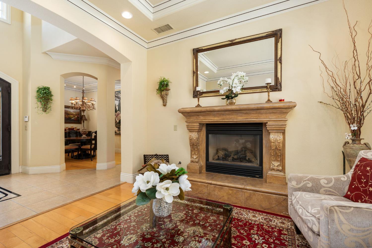 1823 Decatur Ave, Clovis, CA 93611