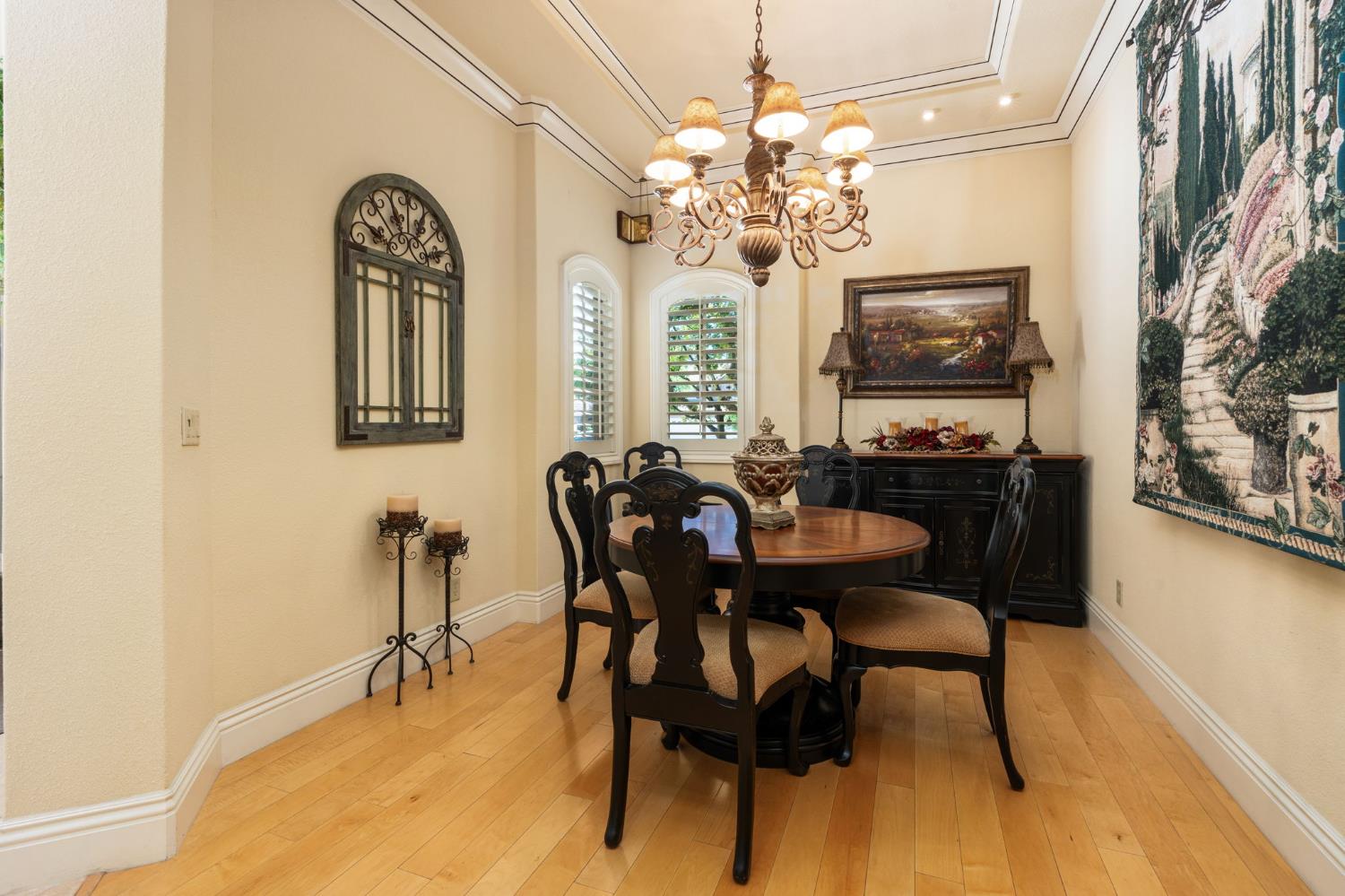 1823 Decatur Ave, Clovis, CA 93611