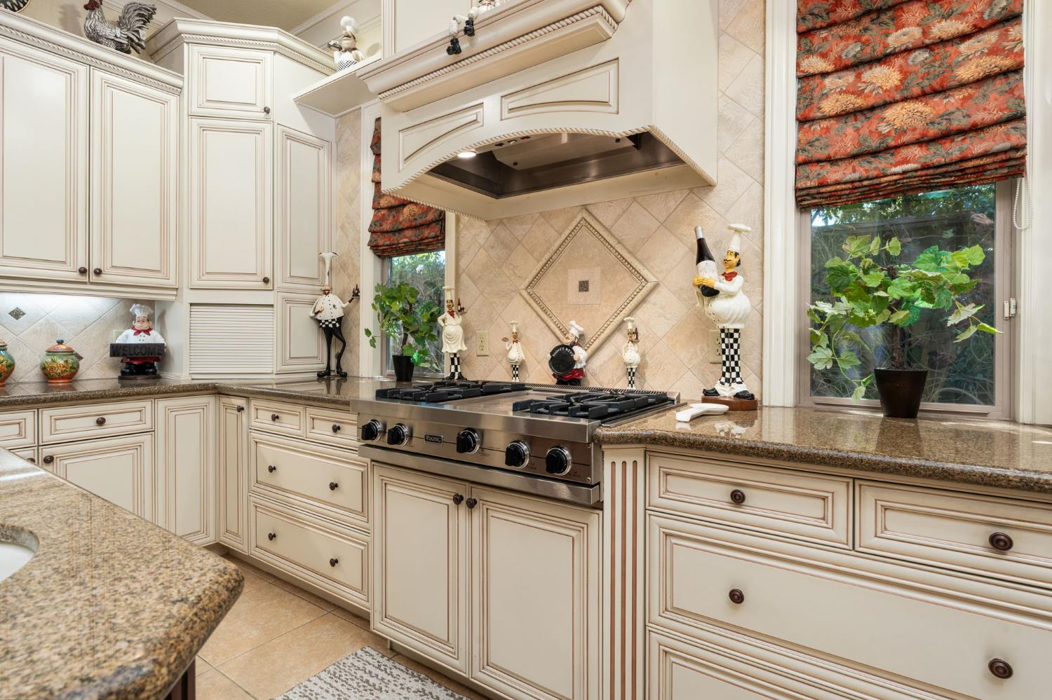 1823 Decatur Ave, Clovis, CA 93611