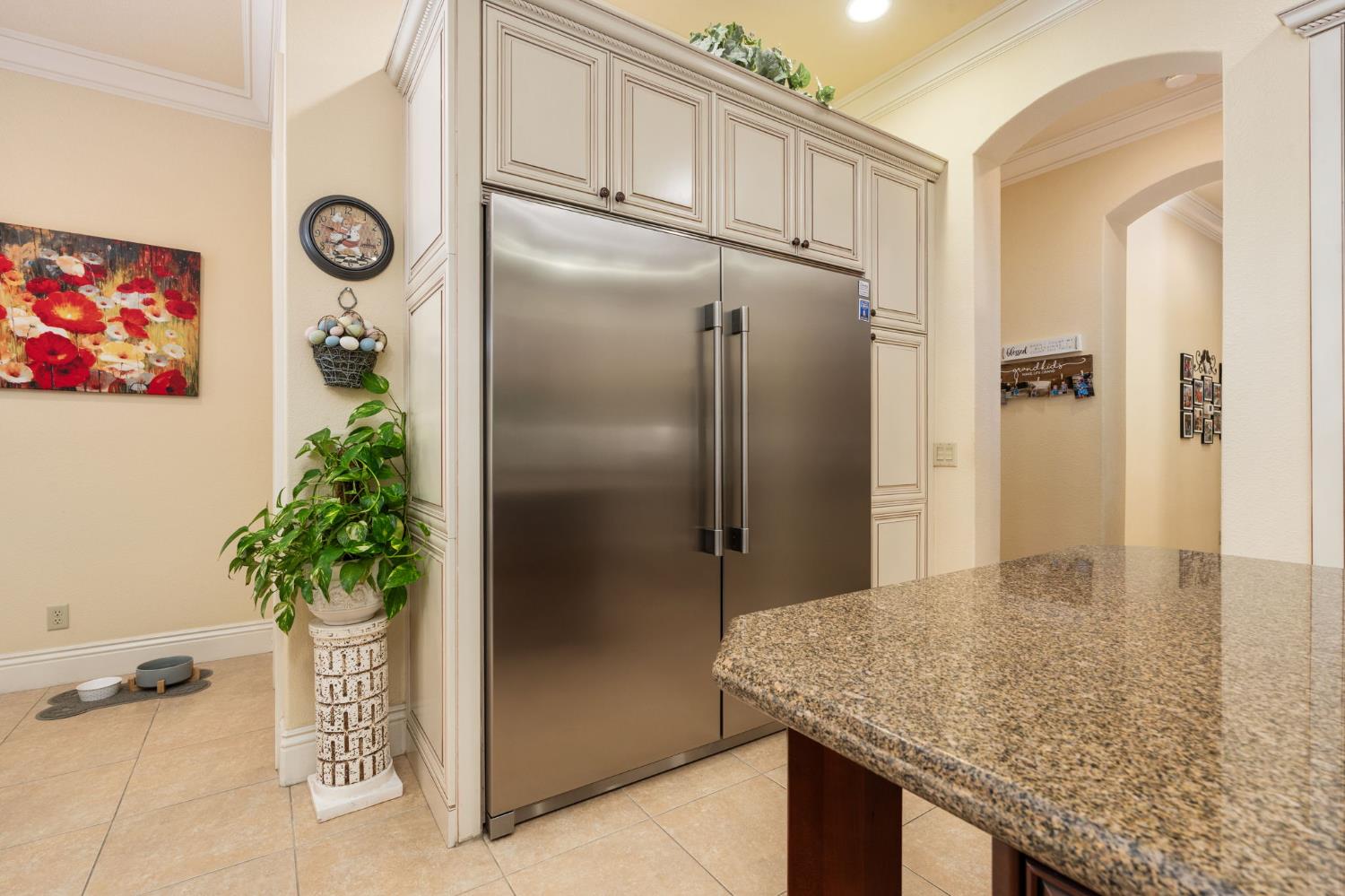 1823 Decatur Ave, Clovis, CA 93611