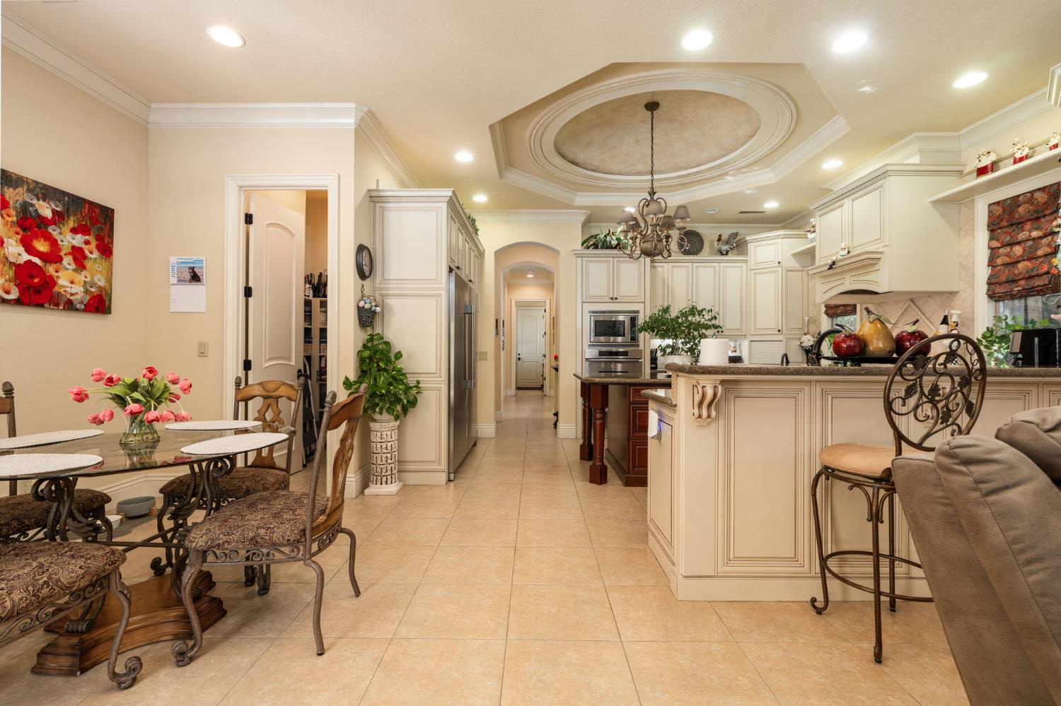 1823 Decatur Ave, Clovis, CA 93611
