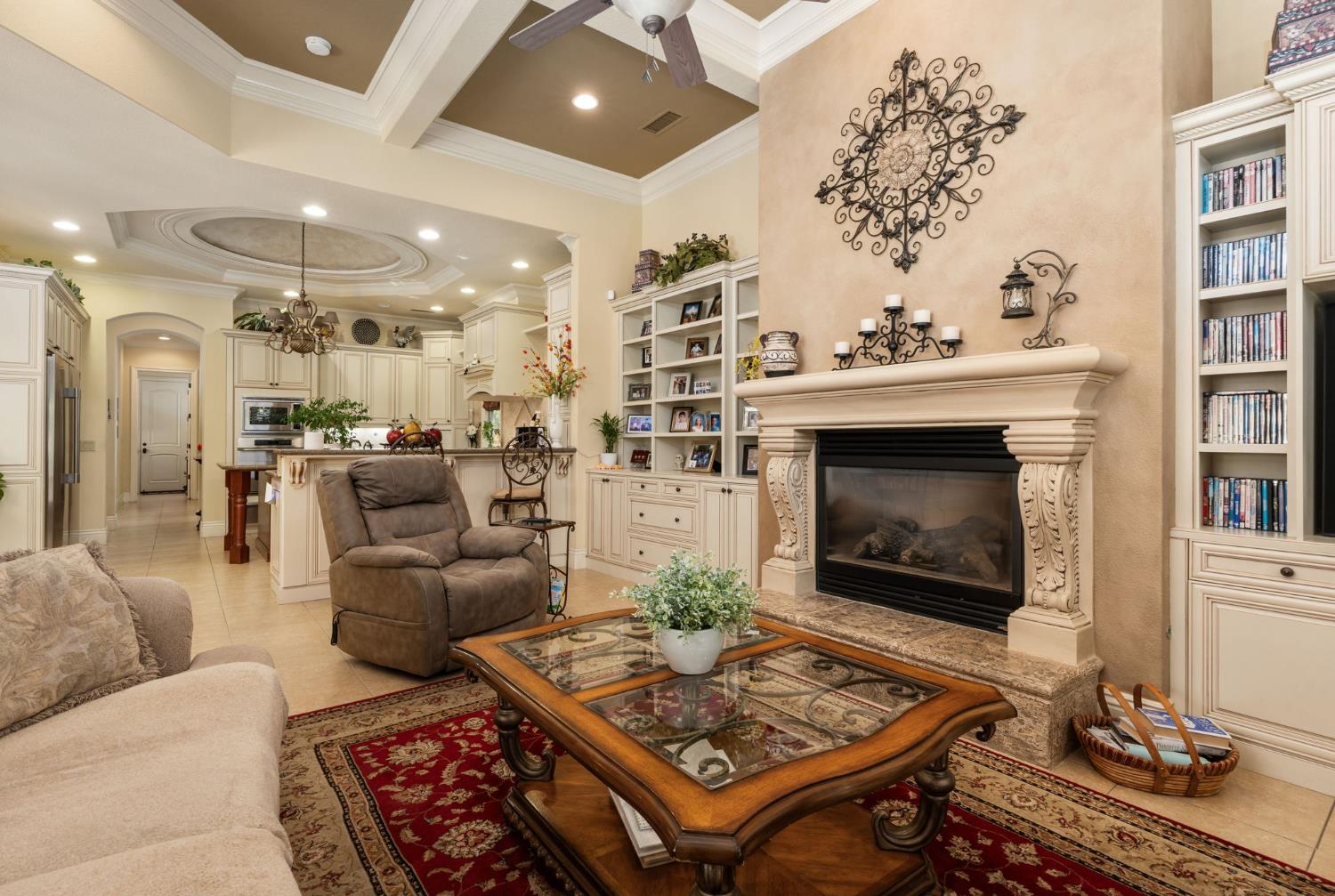 1823 Decatur Ave, Clovis, CA 93611