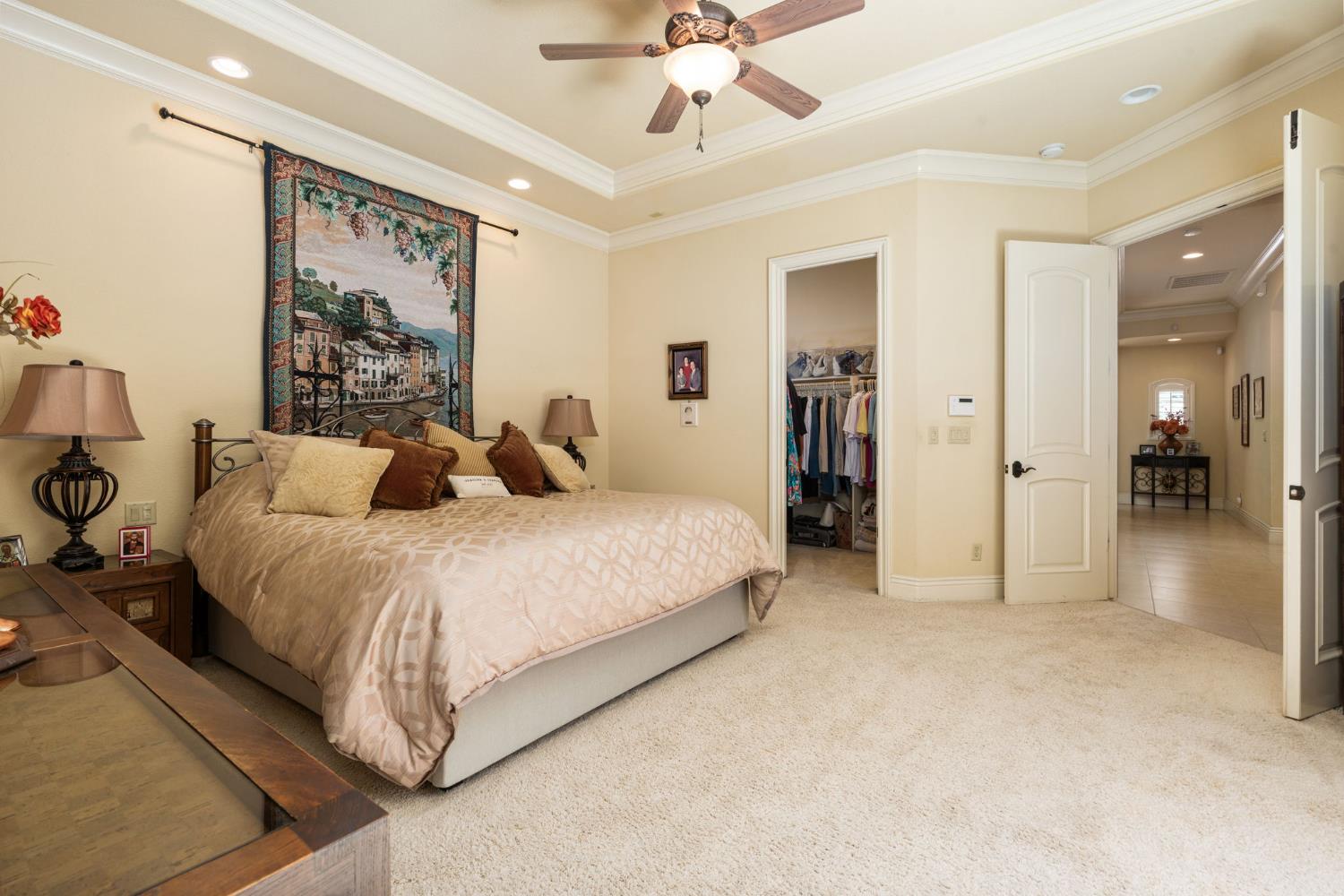 1823 Decatur Ave, Clovis, CA 93611