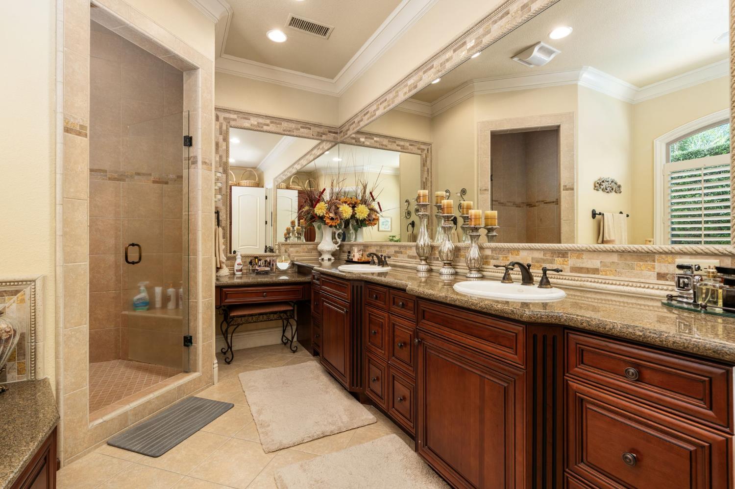 1823 Decatur Ave, Clovis, CA 93611