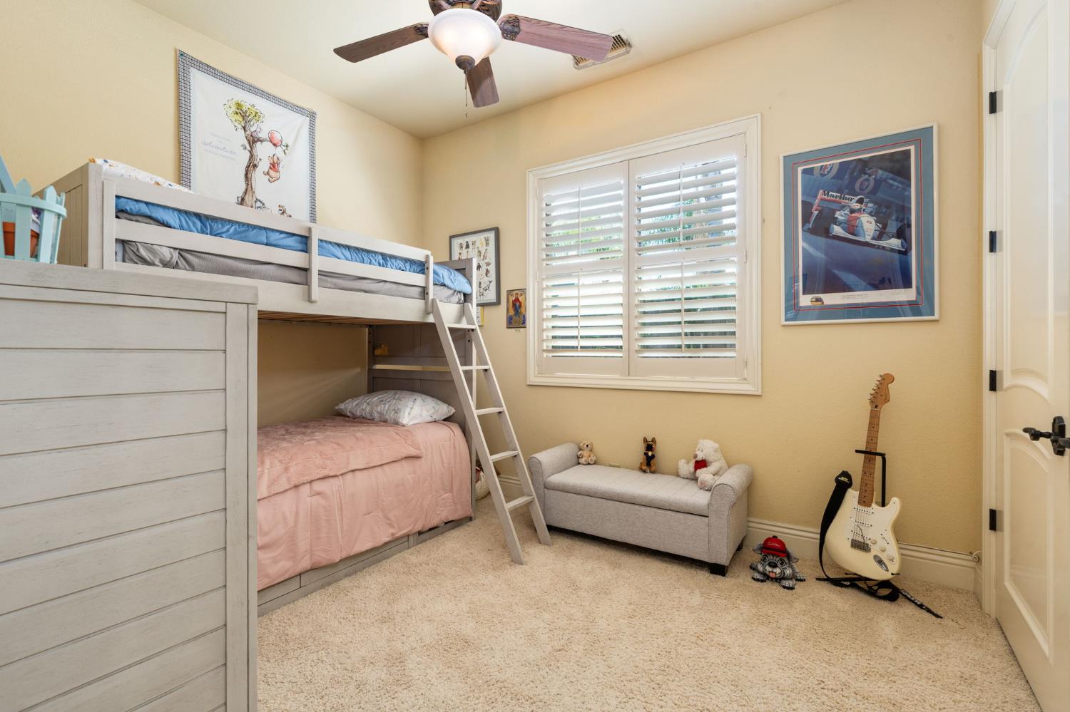 1823 Decatur Ave, Clovis, CA 93611