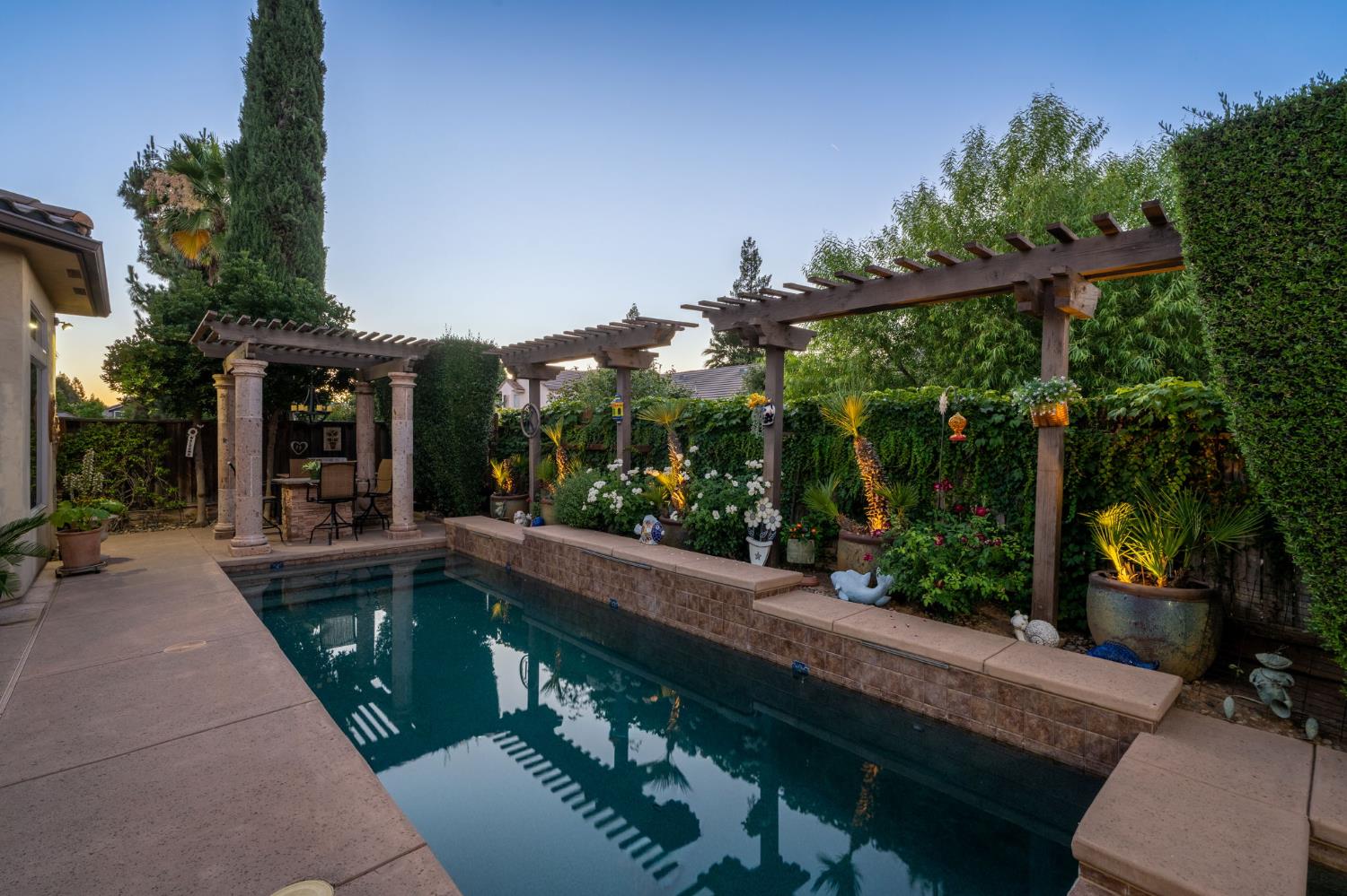 1823 Decatur Ave, Clovis, CA 93611