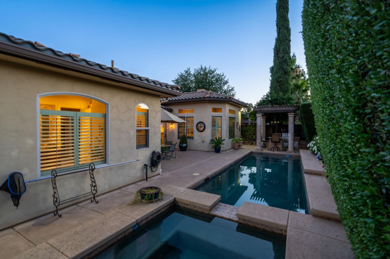 1823 Decatur Ave, Clovis, CA 93611