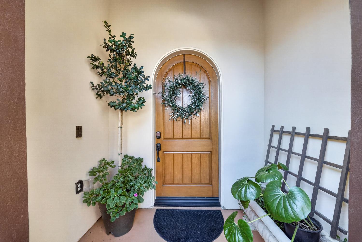 1809 E Buena Salud Way, Fresno, CA 93730