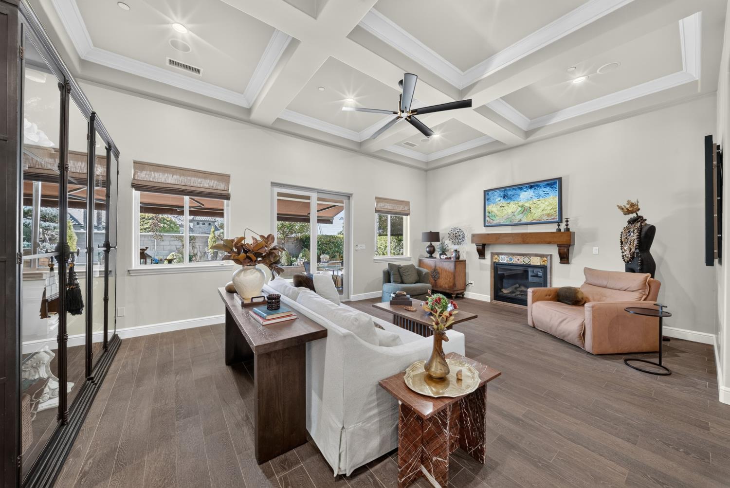 1809 E Buena Salud Way, Fresno, CA 93730