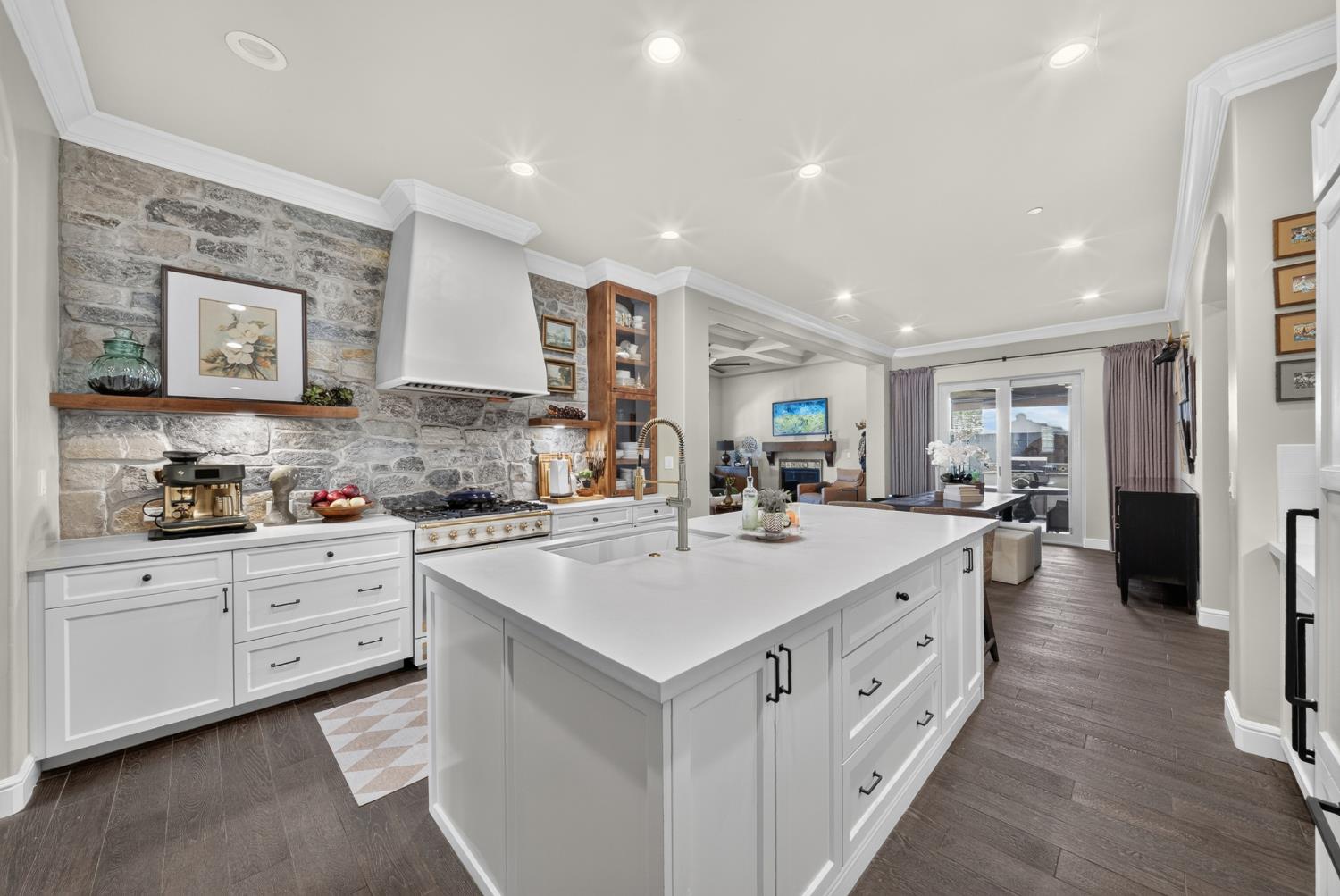1809 E Buena Salud Way, Fresno, CA 93730