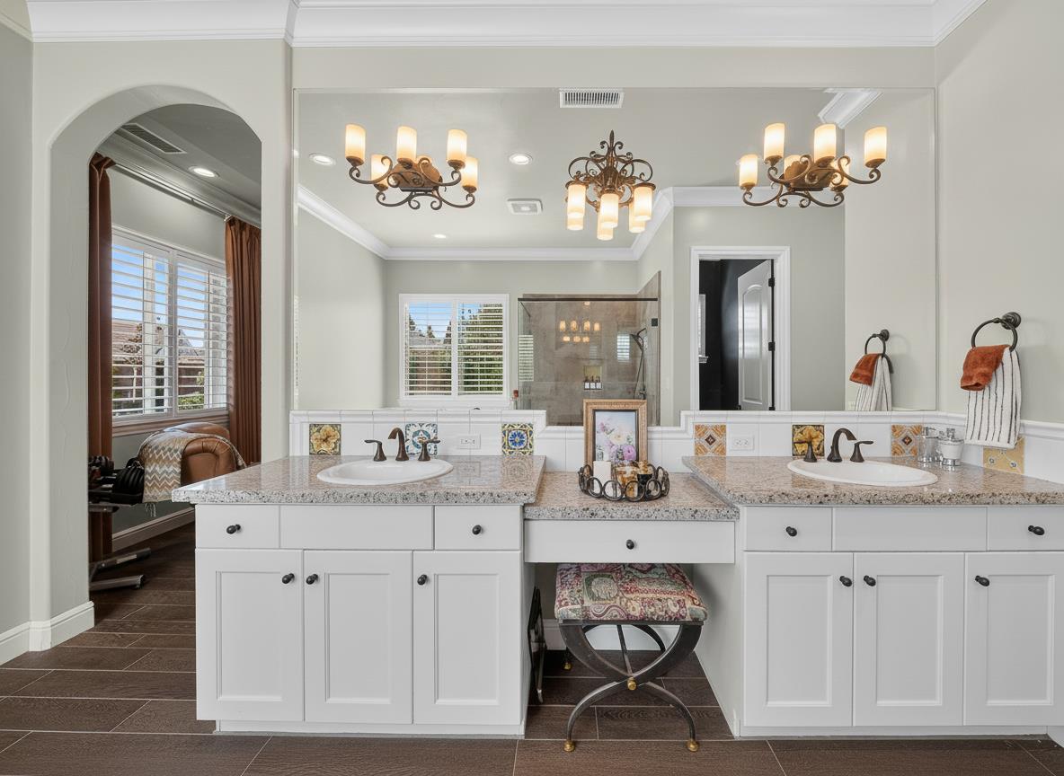 1809 E Buena Salud Way, Fresno, CA 93730