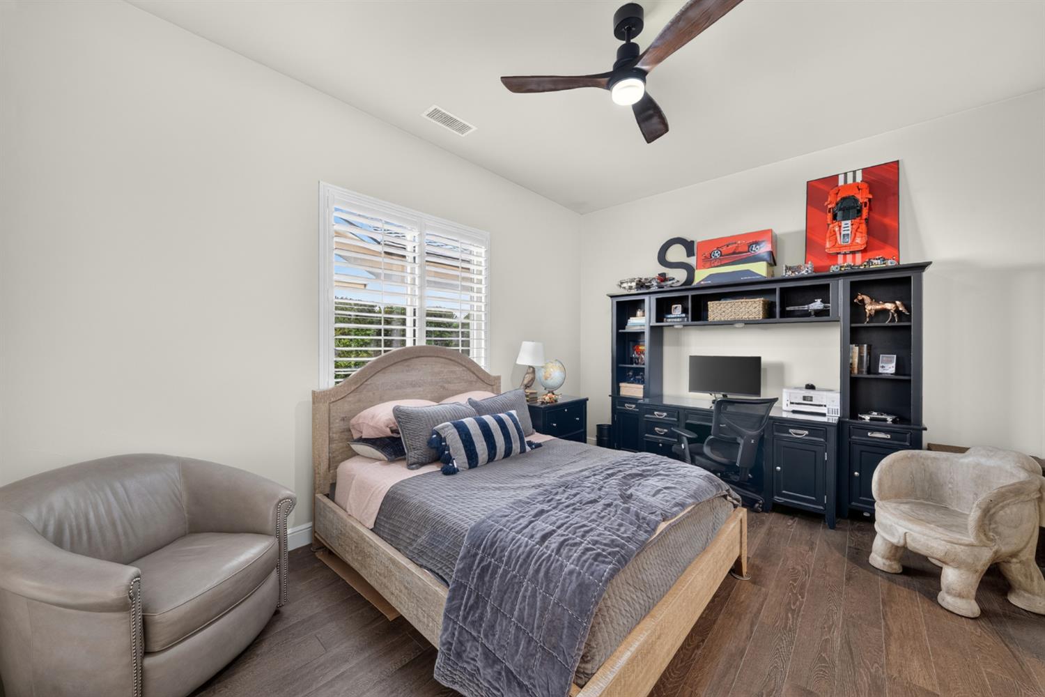 1809 E Buena Salud Way, Fresno, CA 93730