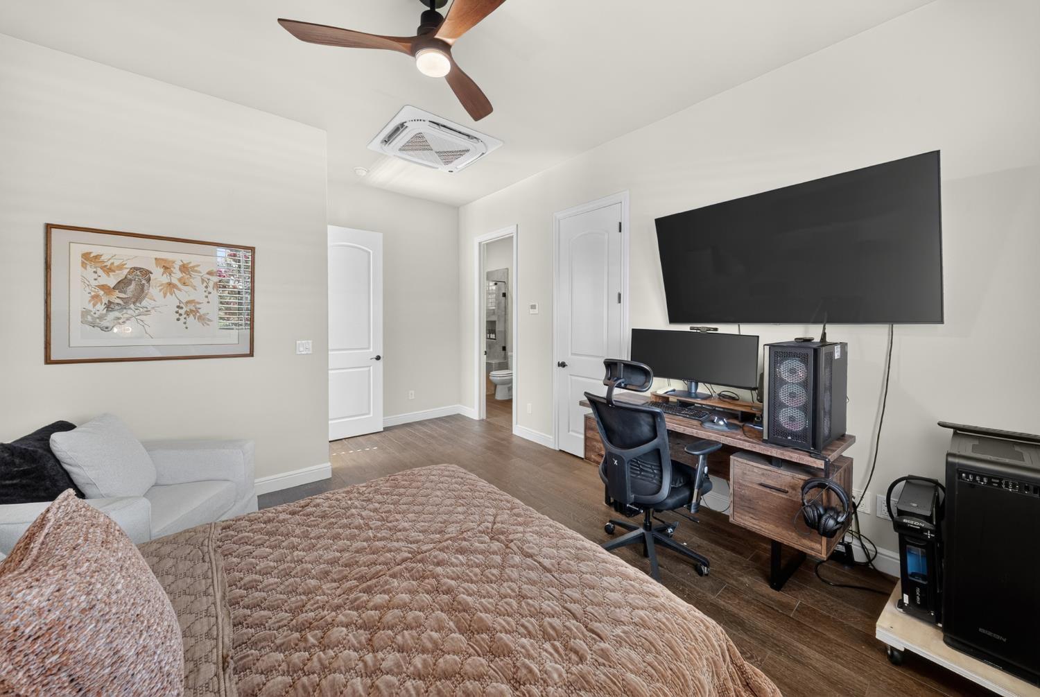 1809 E Buena Salud Way, Fresno, CA 93730