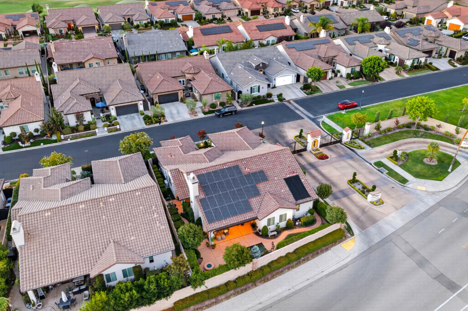 1809 E Buena Salud Way, Fresno, CA 93730