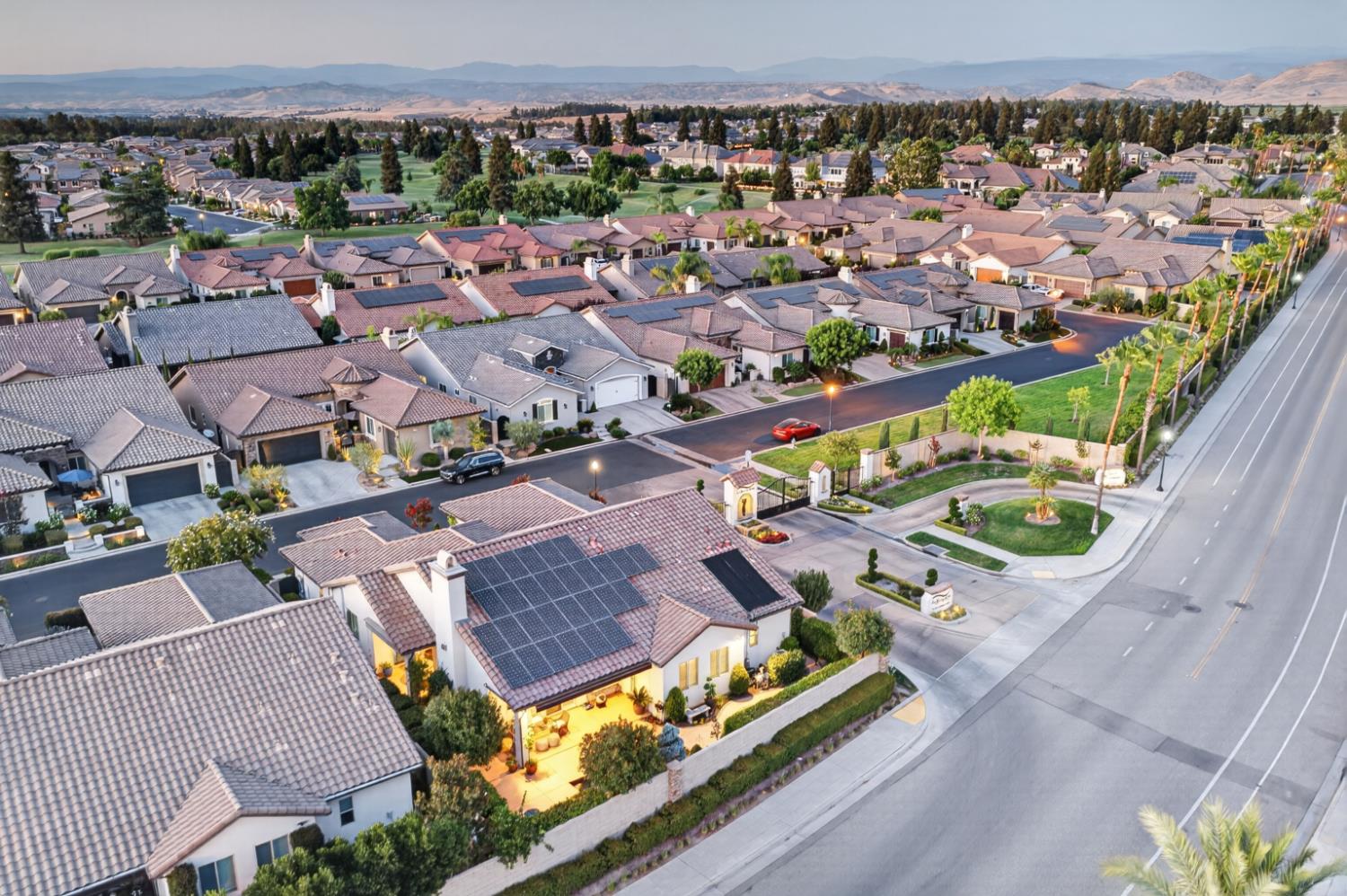 1809 E Buena Salud Way, Fresno, CA 93730